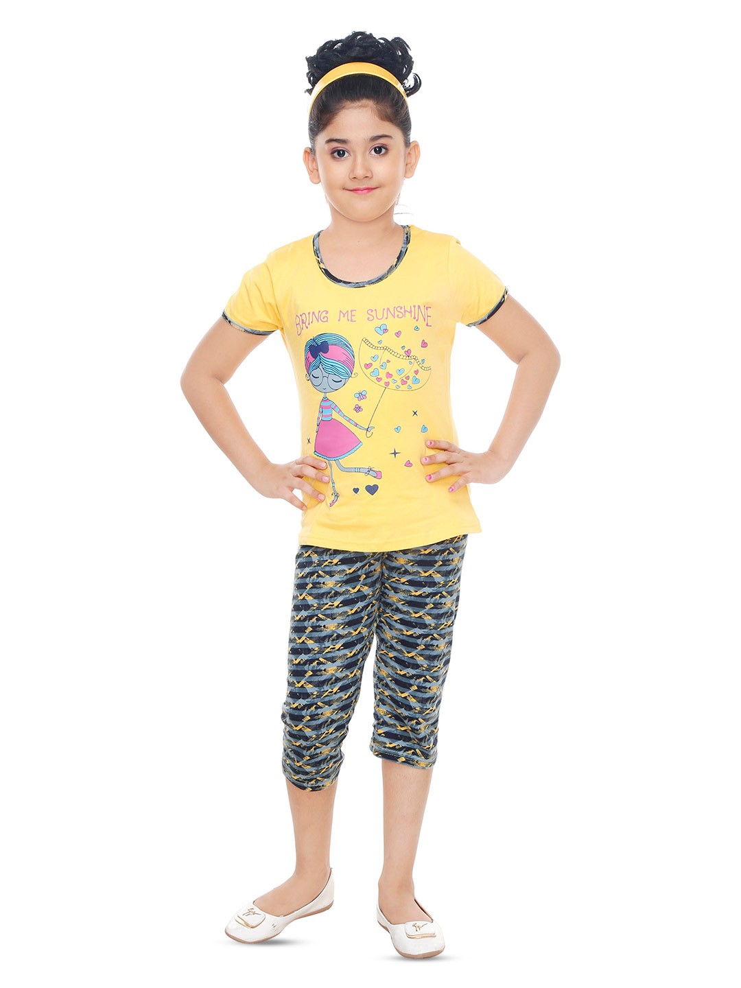 

BAESD Girls Printed Pure Cotton T-shirt With Capris, Yellow