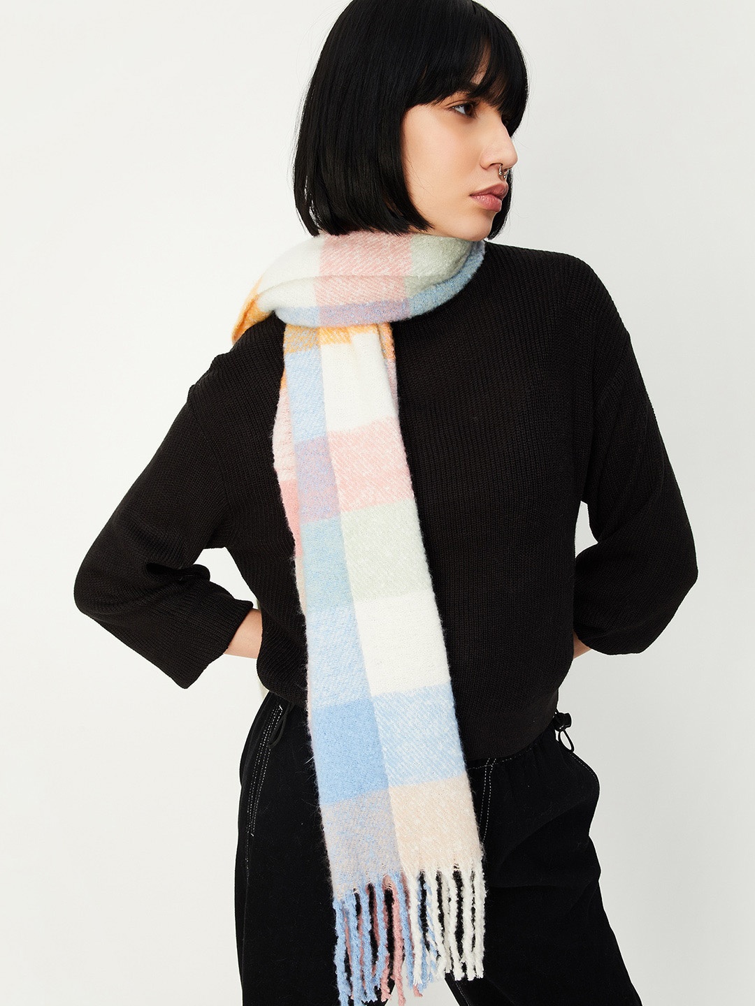 

max Women Checked Acrylic Mufflers, White