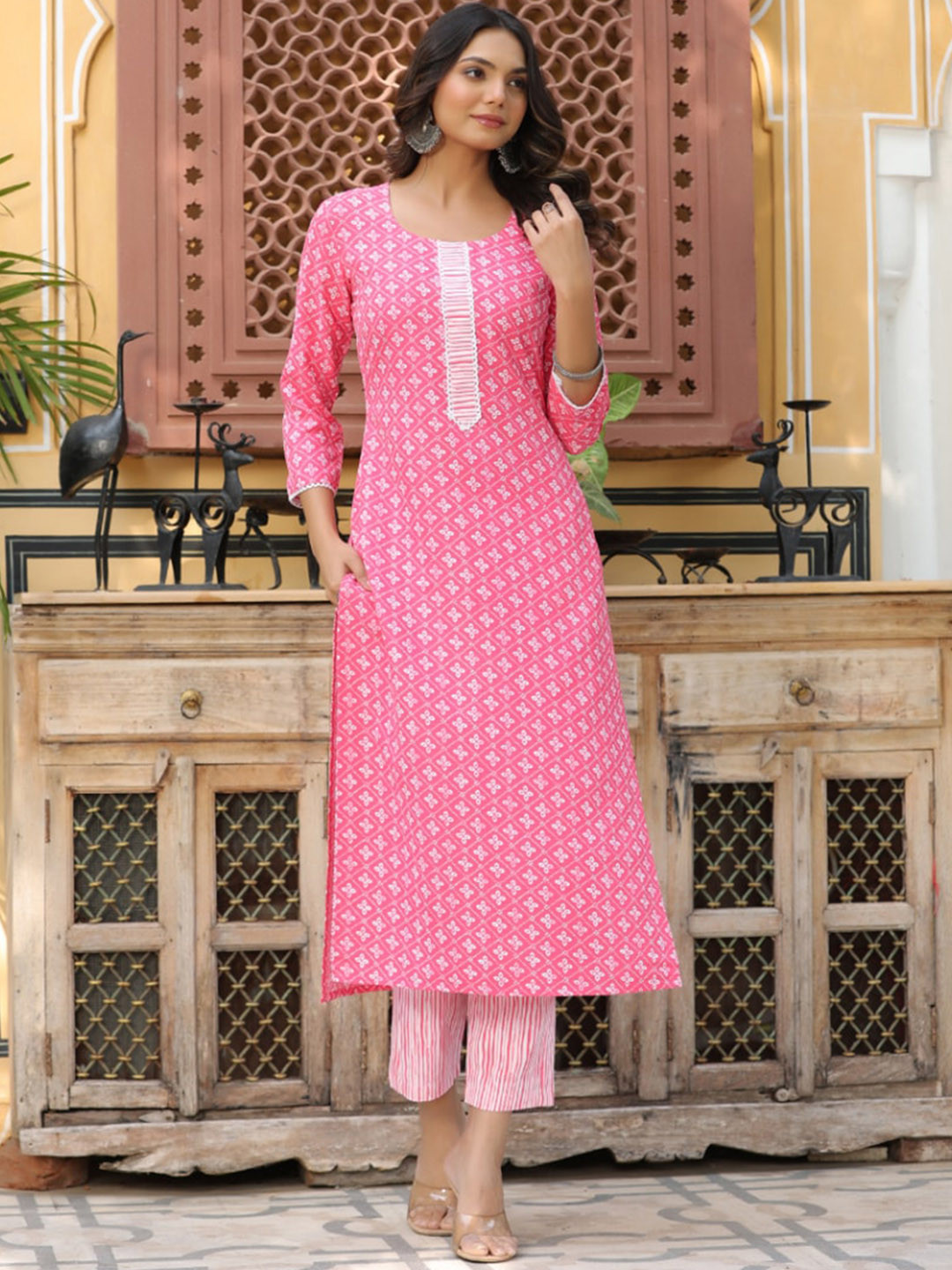 

KALINI Ethnic Motifs Printed Straight Kurta with Trousers, Pink