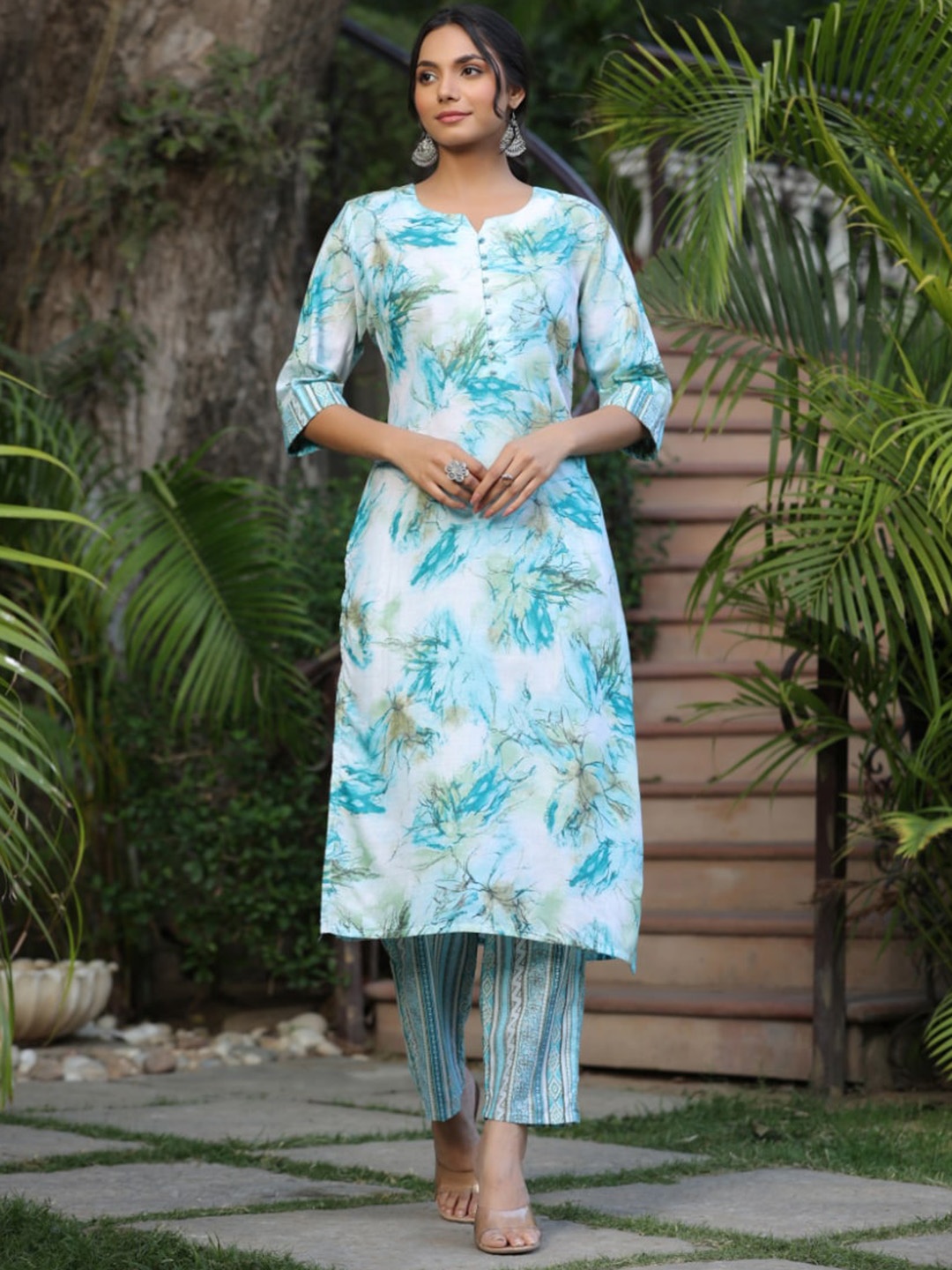 

KALINI Abstract Printed Round Neck Regular Kurta With Trousers, Blue