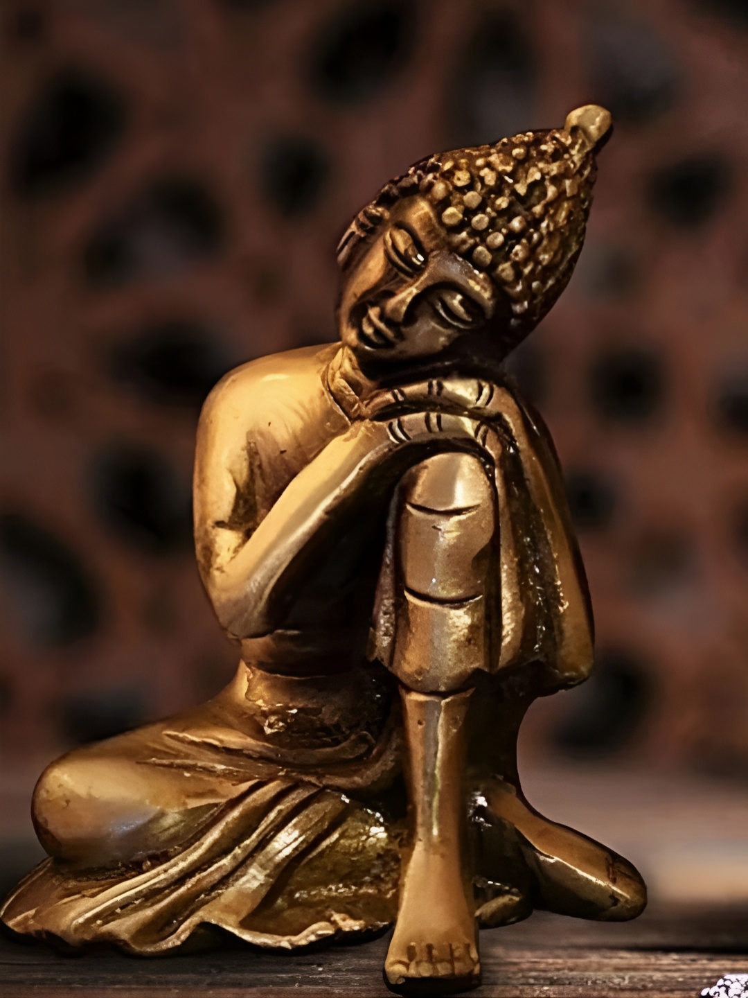 

The Advitya Thinking Buddha (Small) Brass Idol Showpiece, Gold