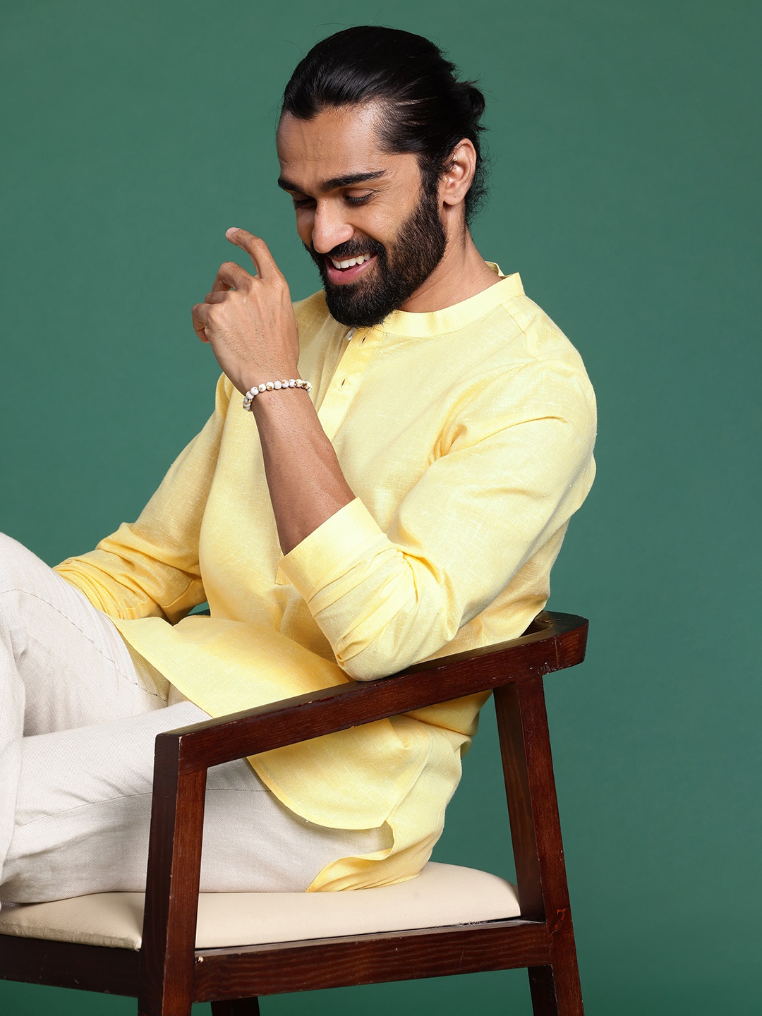 

Sangria Mandarin Collar Long Sleeves Kurta, Yellow