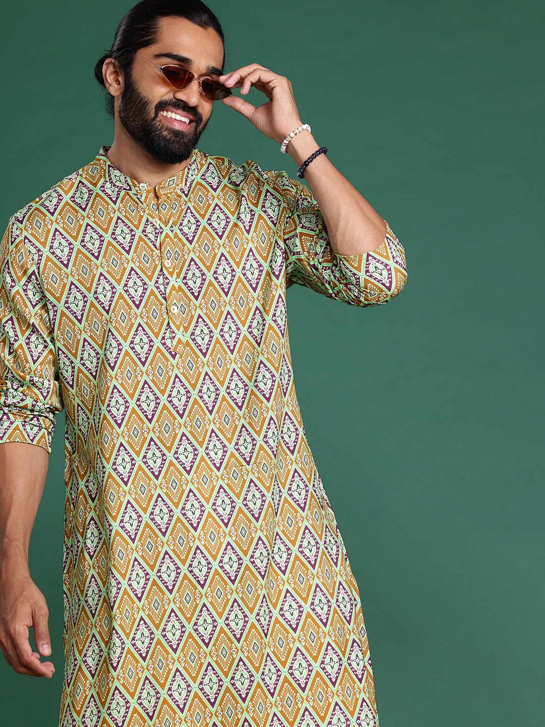 

Sangria Men Ethnic Motifs Printed Kurta, Mustard
