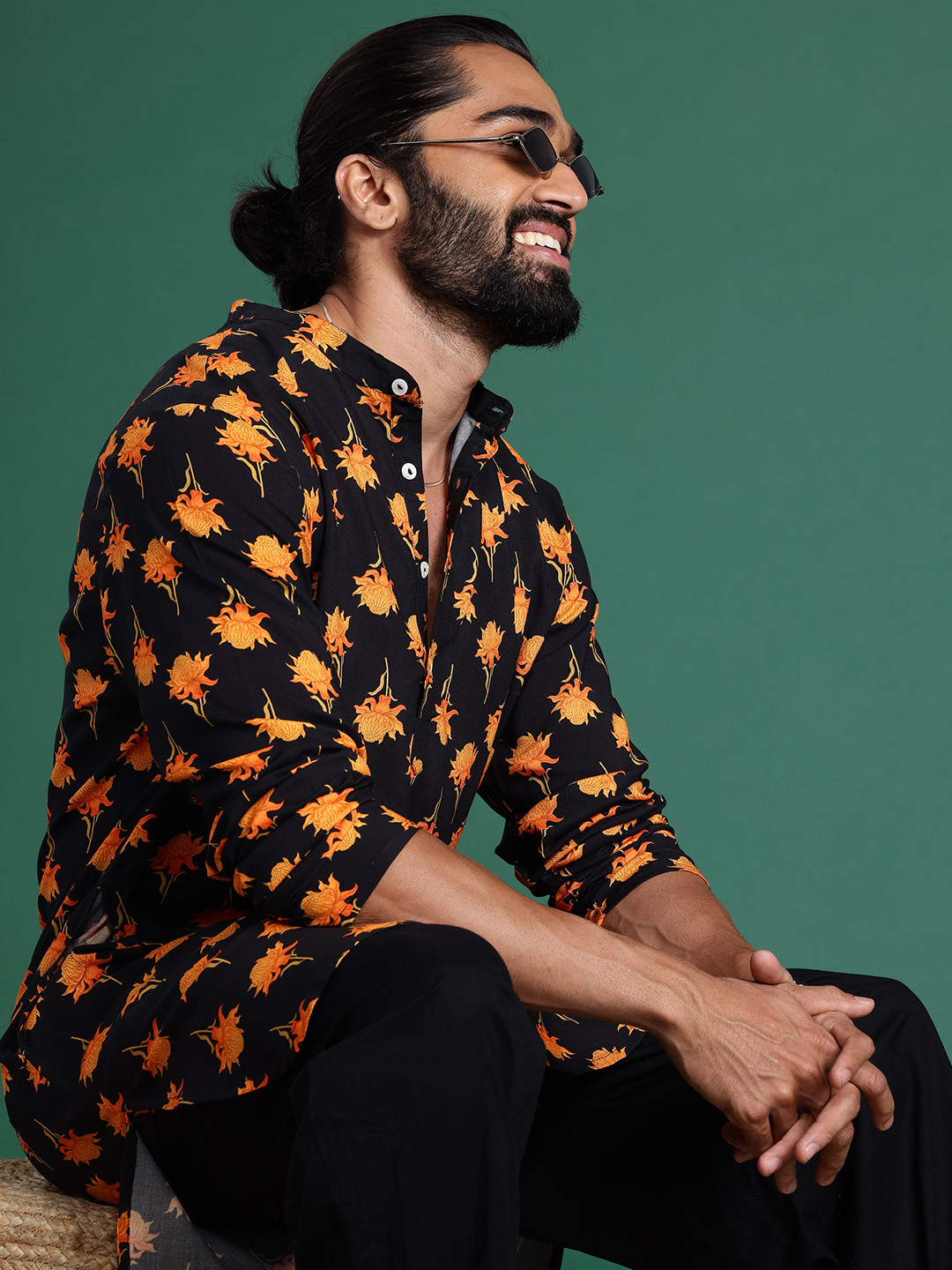 

Sangria Men Floral Printed Kurta, Black