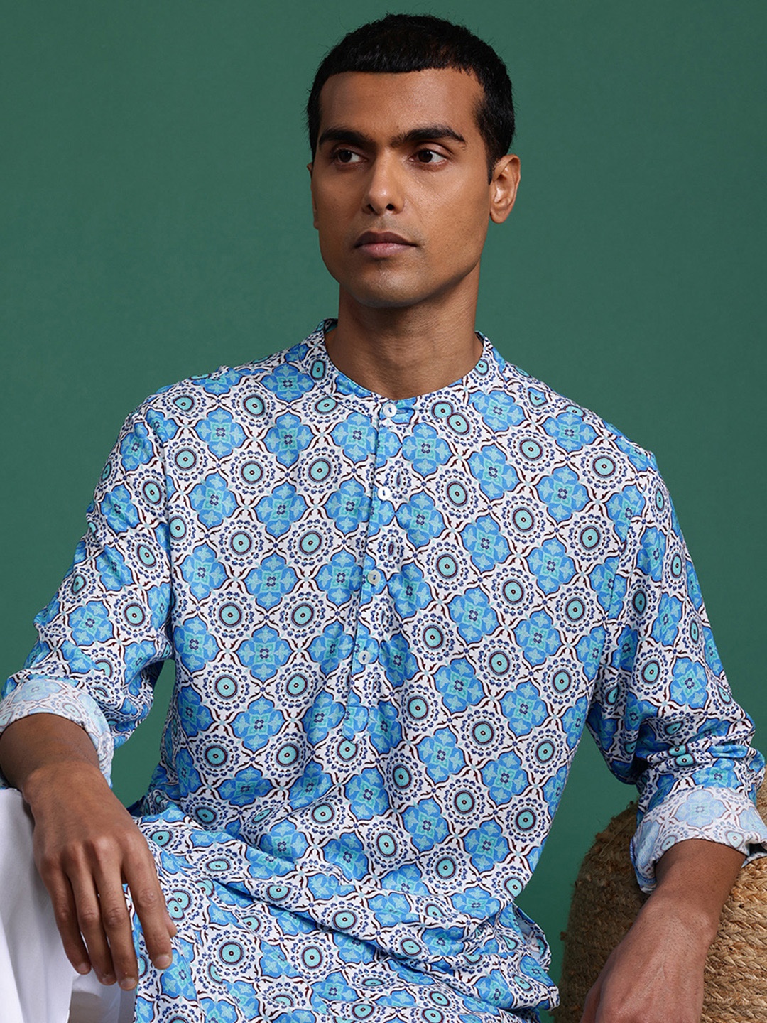 

Sangria Ethnic Motifs Print Straight Kurta, Blue