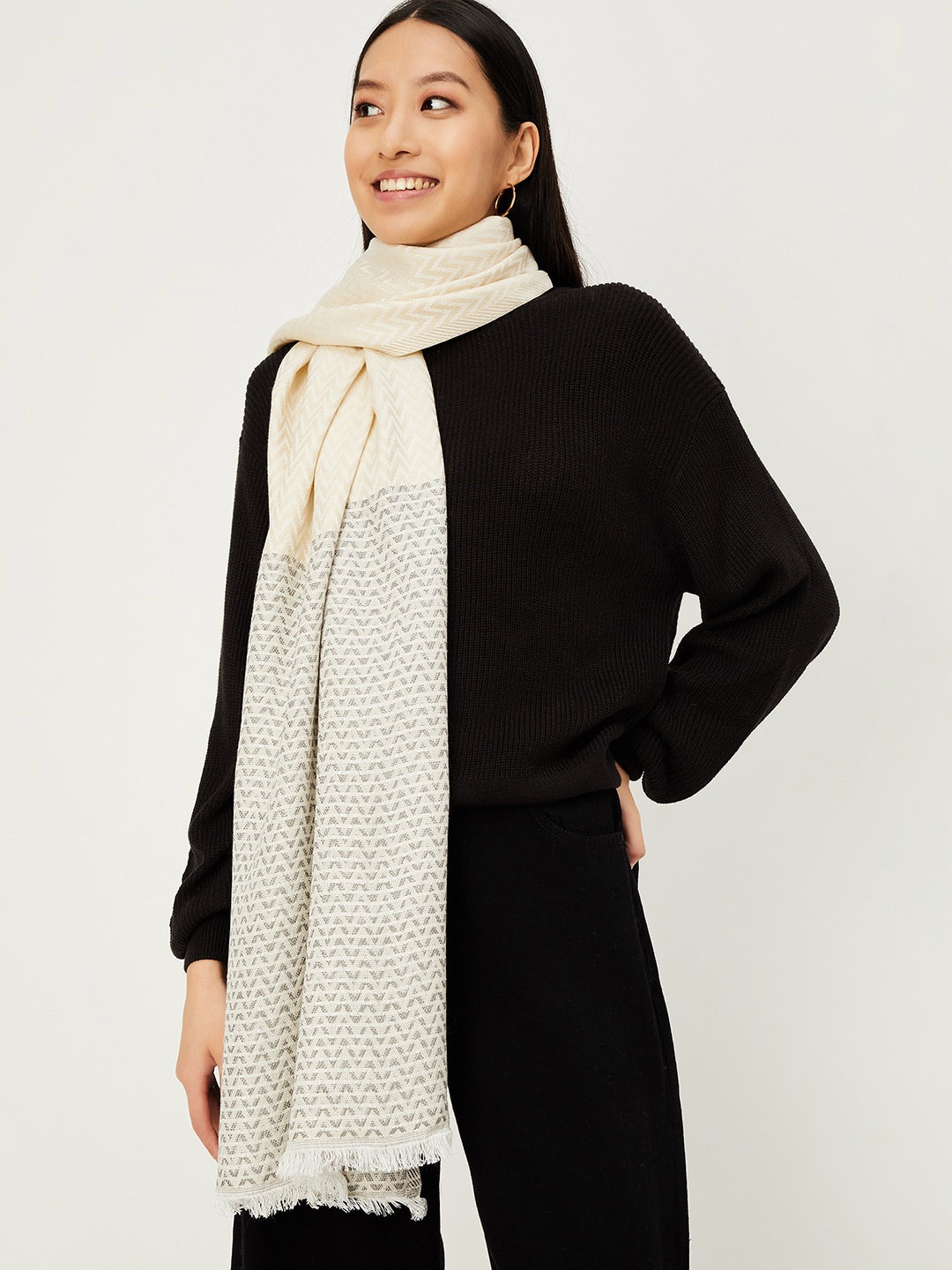 

max Woven Design Acrylic Shawl, Off white