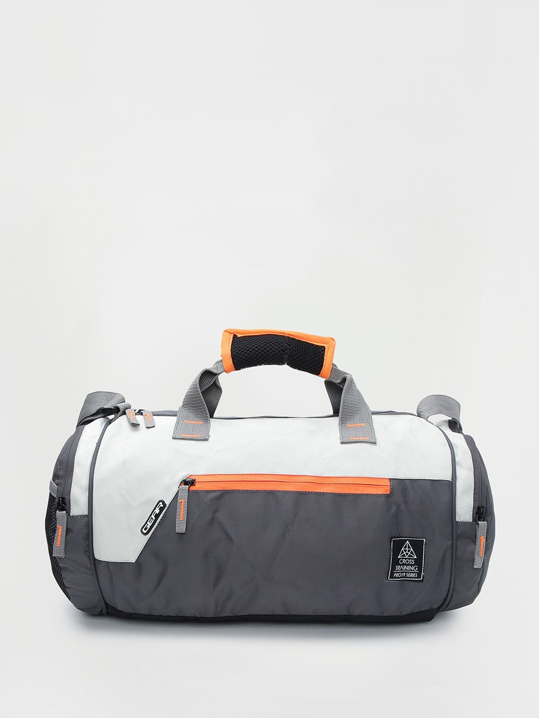 

max Colourblocked Duffel Bag, White