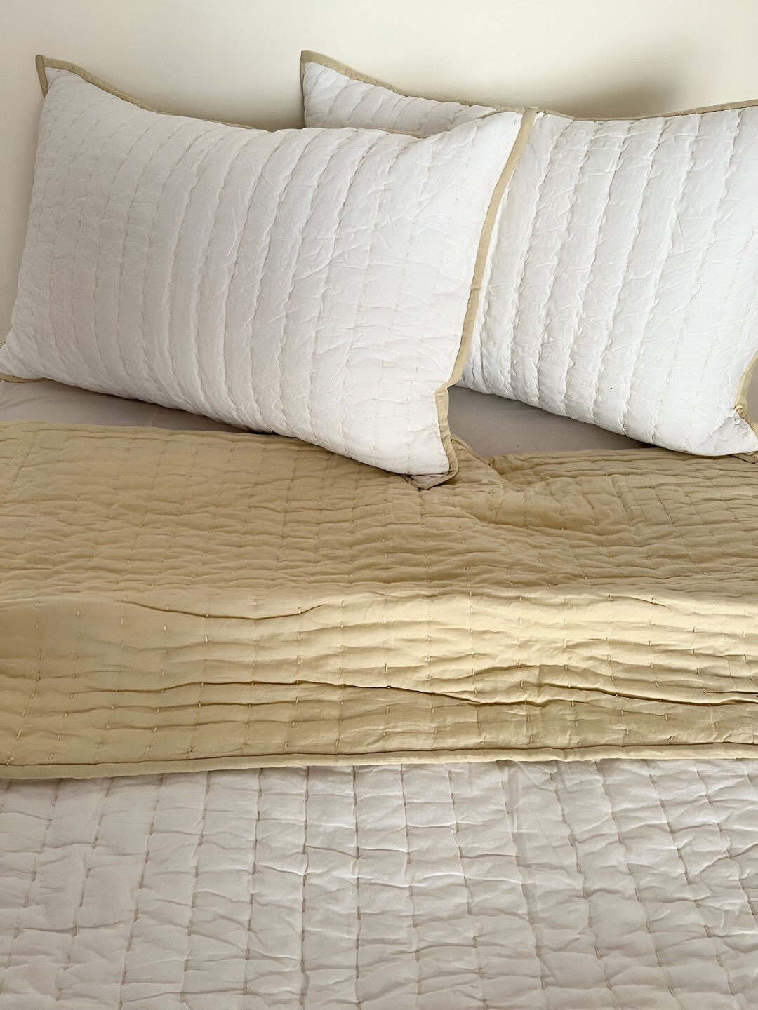 

BELLEVEN White & Yellow Cotton Fine Double King Bedding Set