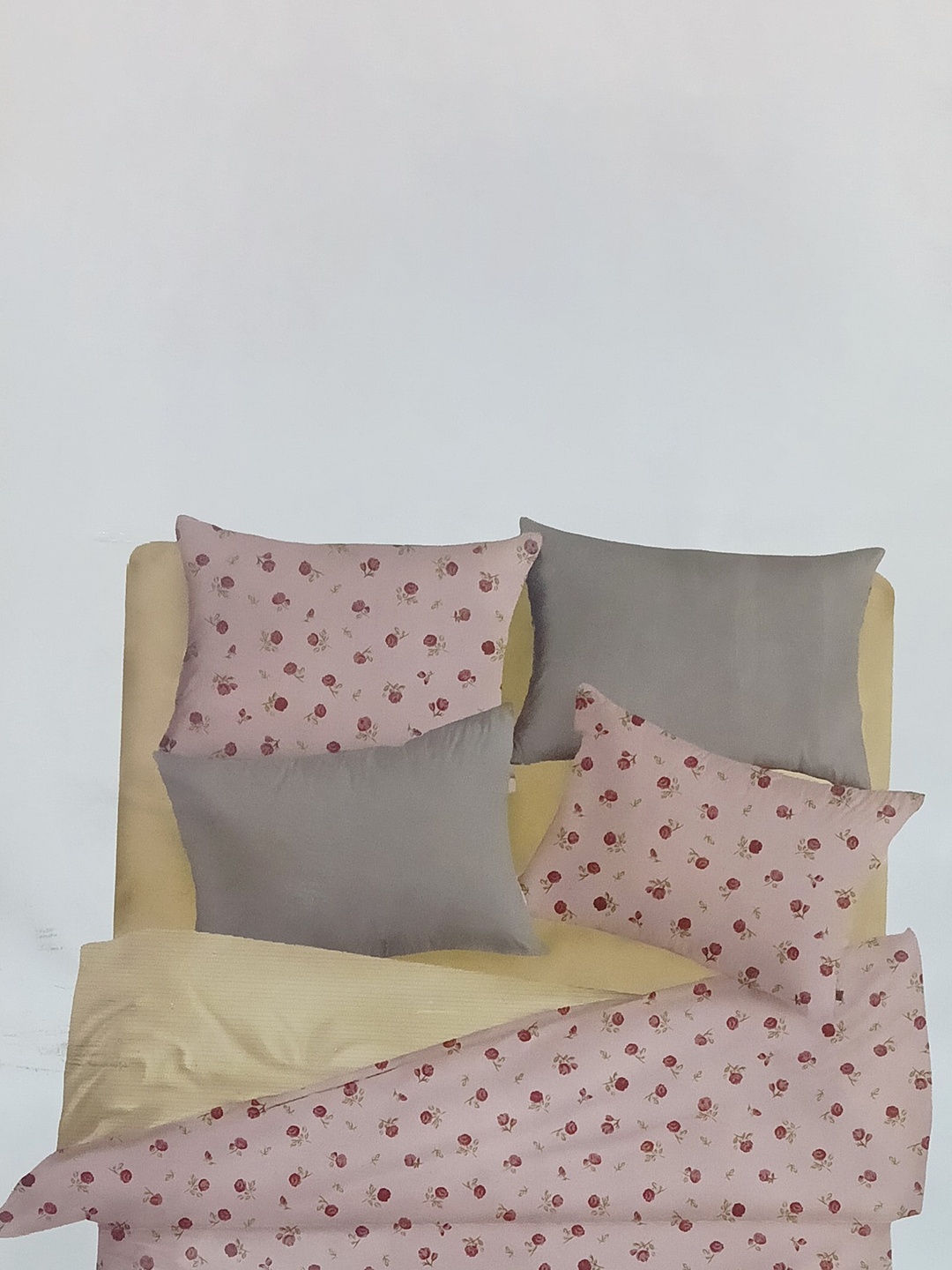 

Signature Pink Floral Printed Heavy Winter Bedding Set