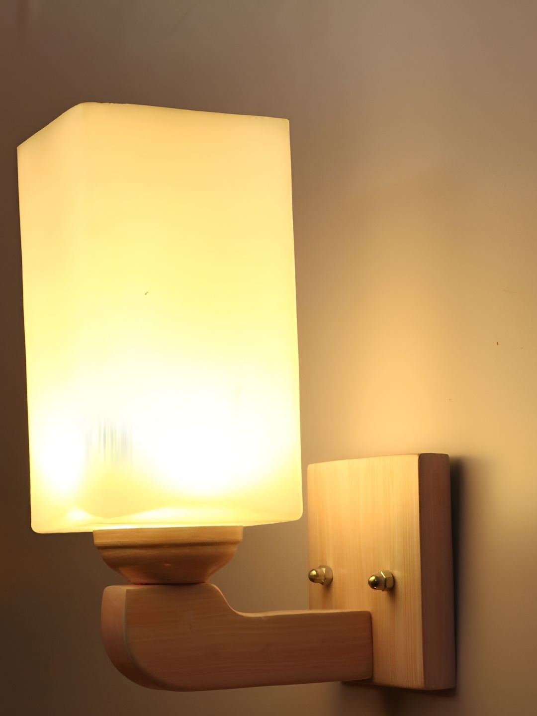 

Afast White Contemporary Wall Lamp
