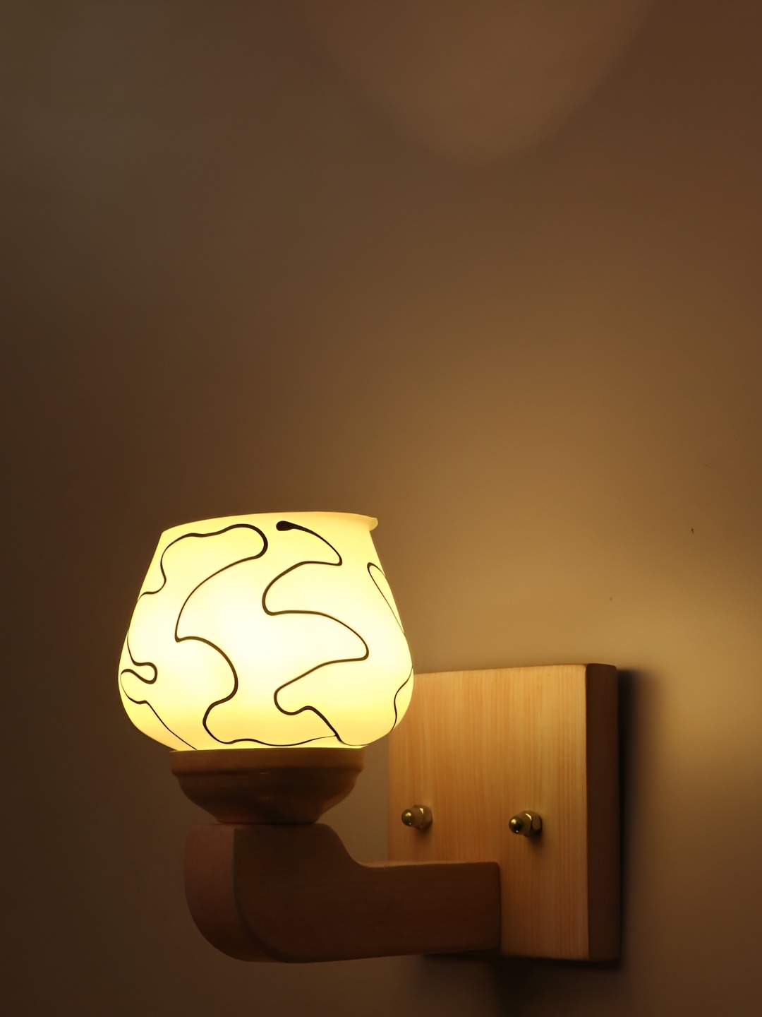 

Afast White & Black Glass Textured Contemporary Wall Lamp
