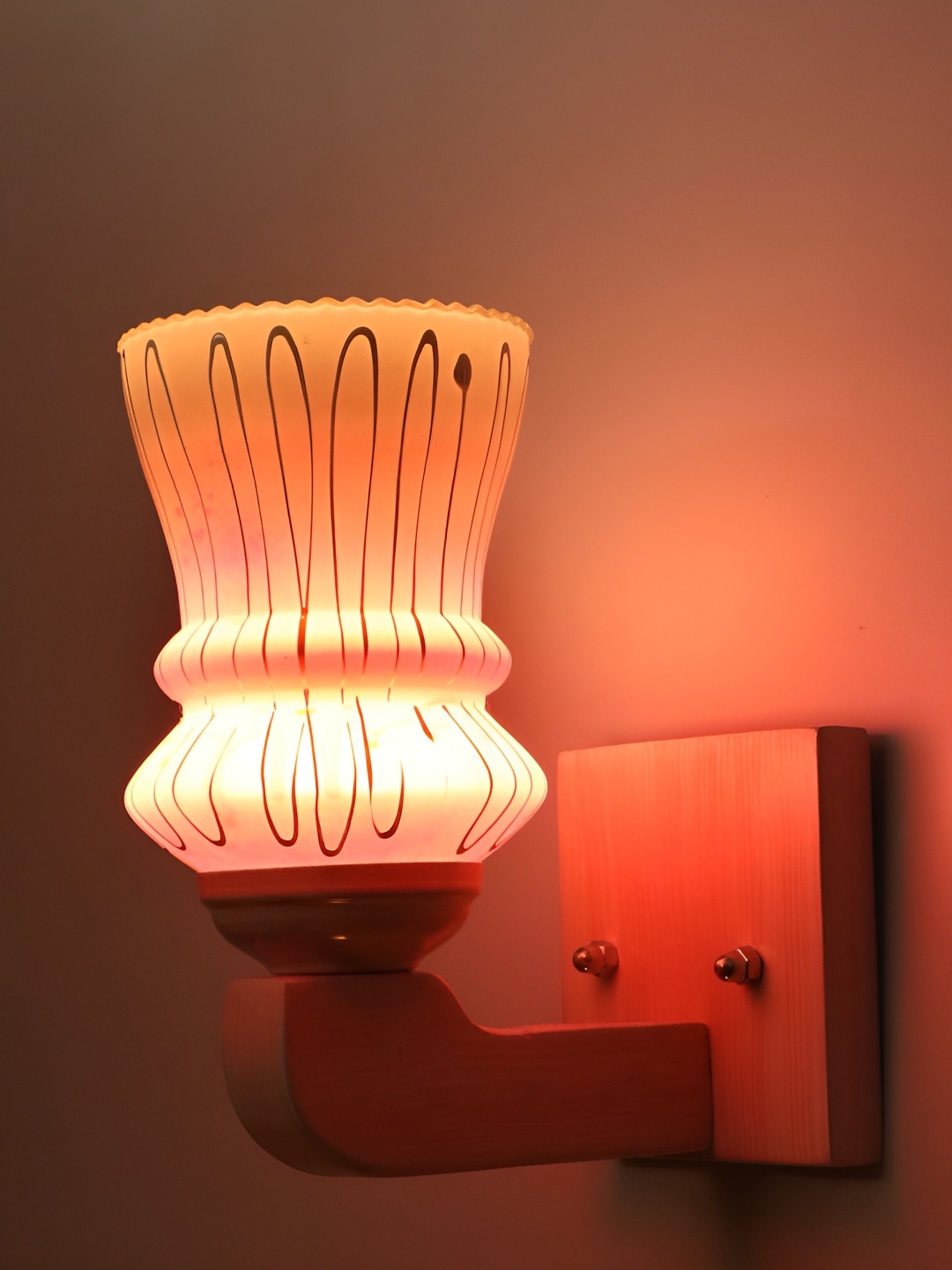 

Afast Pink White Contemporary Textured Wall Lamp