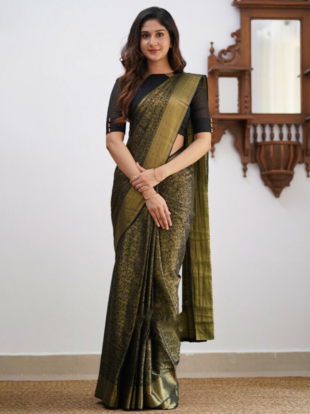 

DIVASTRI Ethnic Motifs Woven Design Zari Pure Silk Kanjeevaram Saree, Black