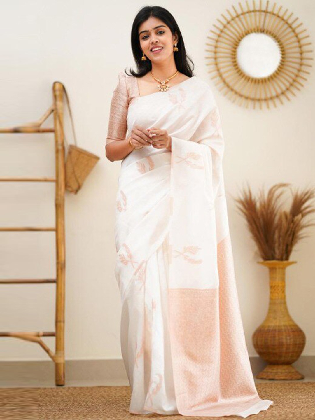 

DIVASTRI Floral Woven Design Zari Pure Silk Kanjeevaram Saree, White