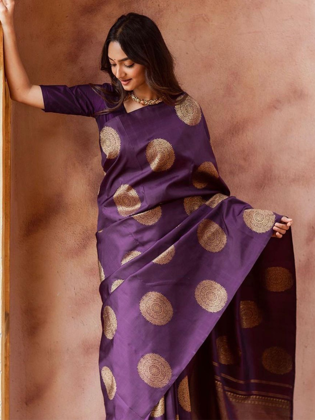

DIVASTRI Ethnic Motif Woven Design Pure Silk Kanjeevaram Saree, Purple