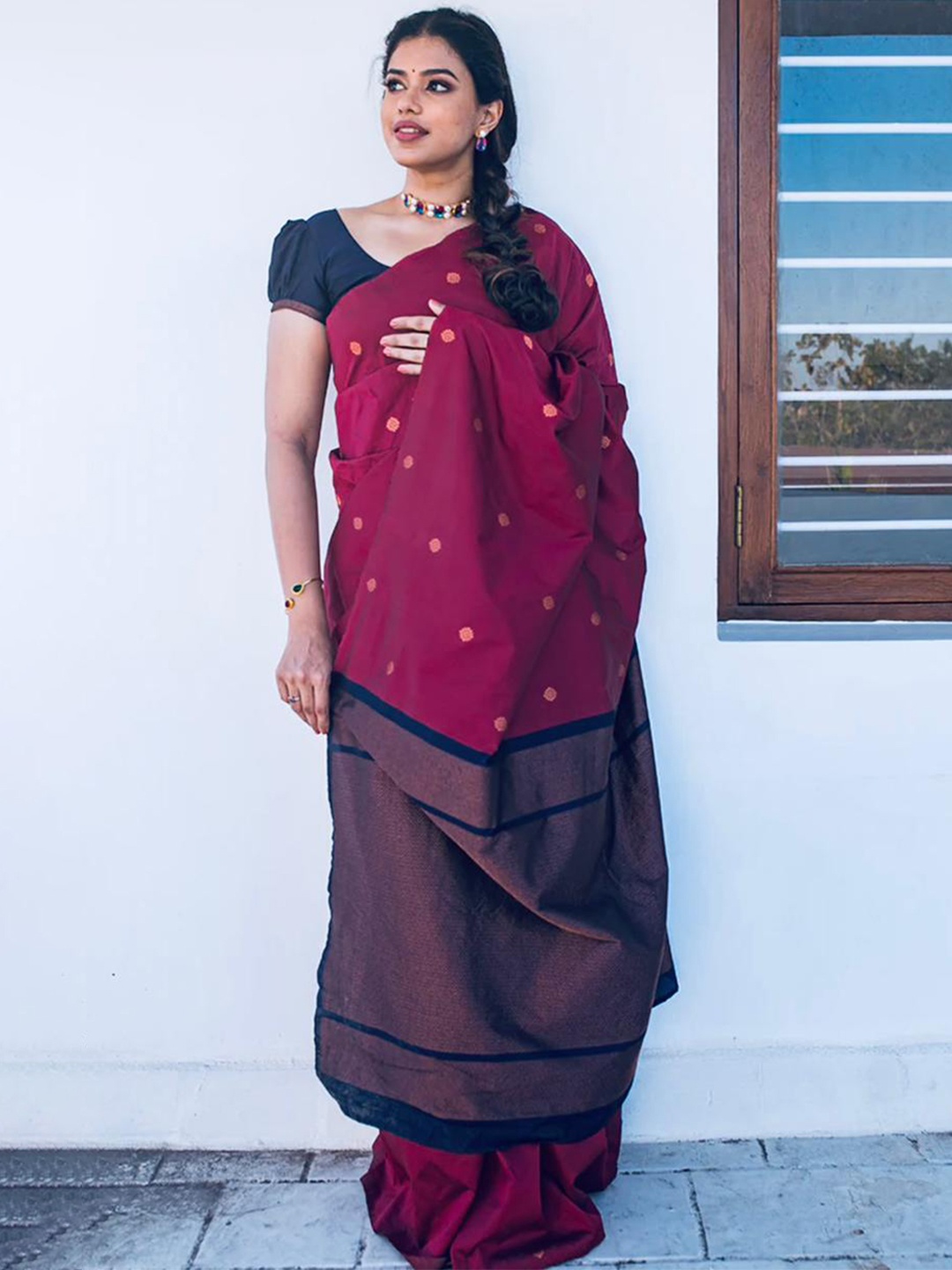 

DIVASTRI Ethnic Motifs Woven Design Zari Pure Silk Kanjeevaram Saree, Green
