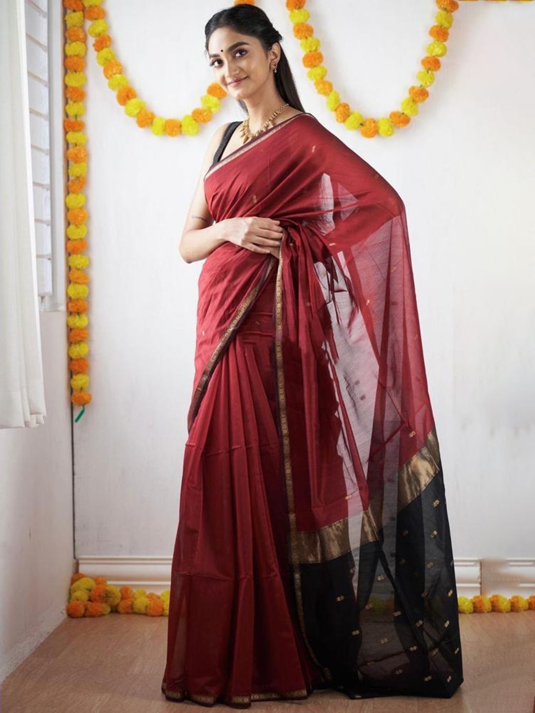 

DIVASTRI Ethnic Motifs Woven Design Zari Pure Silk Kanjeevaram Saree, Red
