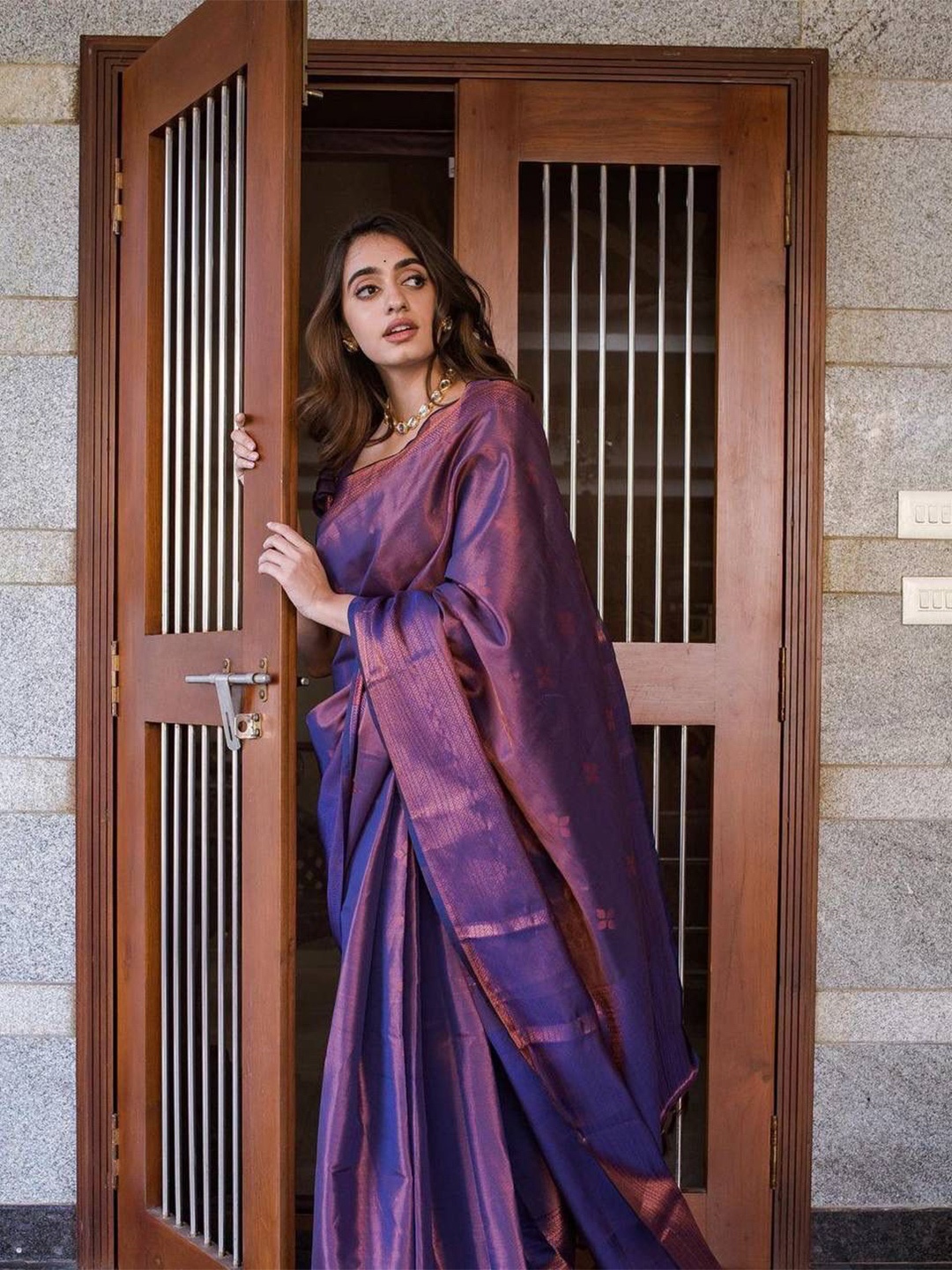 

DIVASTRI Ethnic Motifs Woven Design Zari Pure Silk Kanjeevaram Saree, Blue