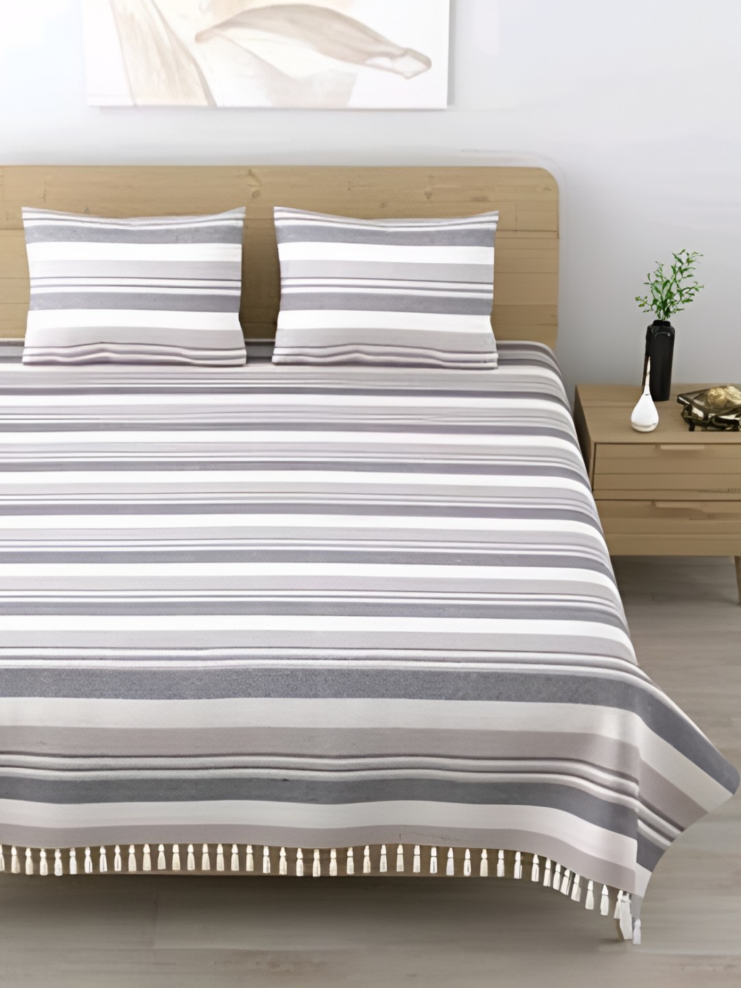 

Bedbathandbliss Blue & Grey Floral 300 TC Cotton Queen Bedsheet with 2 Pillow Covers, White
