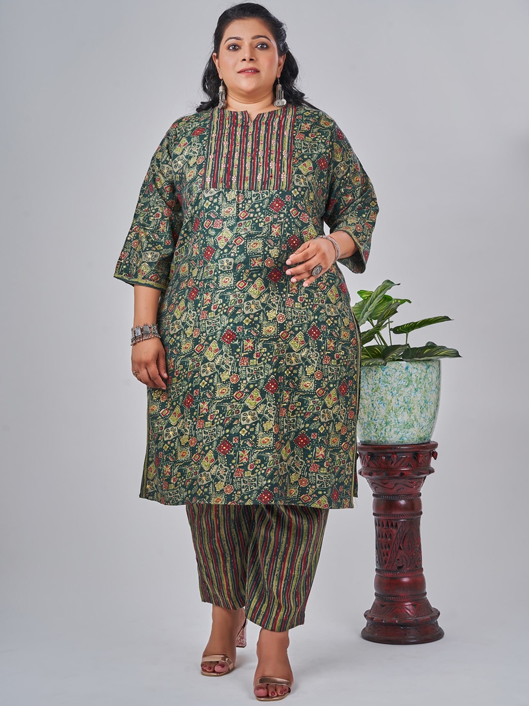 

NAYRA Plus Size Ethnic Motifs Printed Regular Kurta with Trousers, Olive