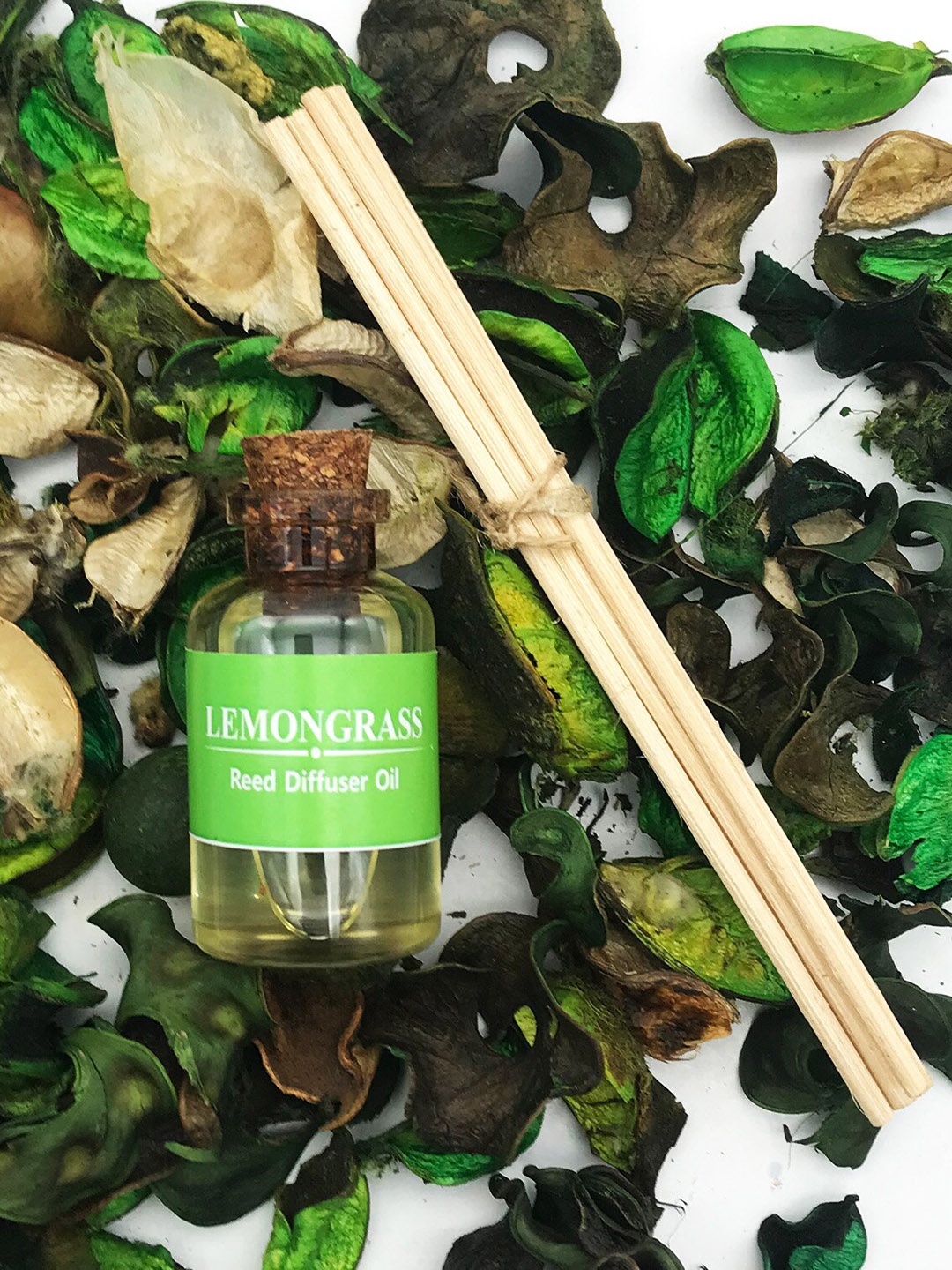 

AuraDecor Green Lavender Scented Reed Diffuser Set