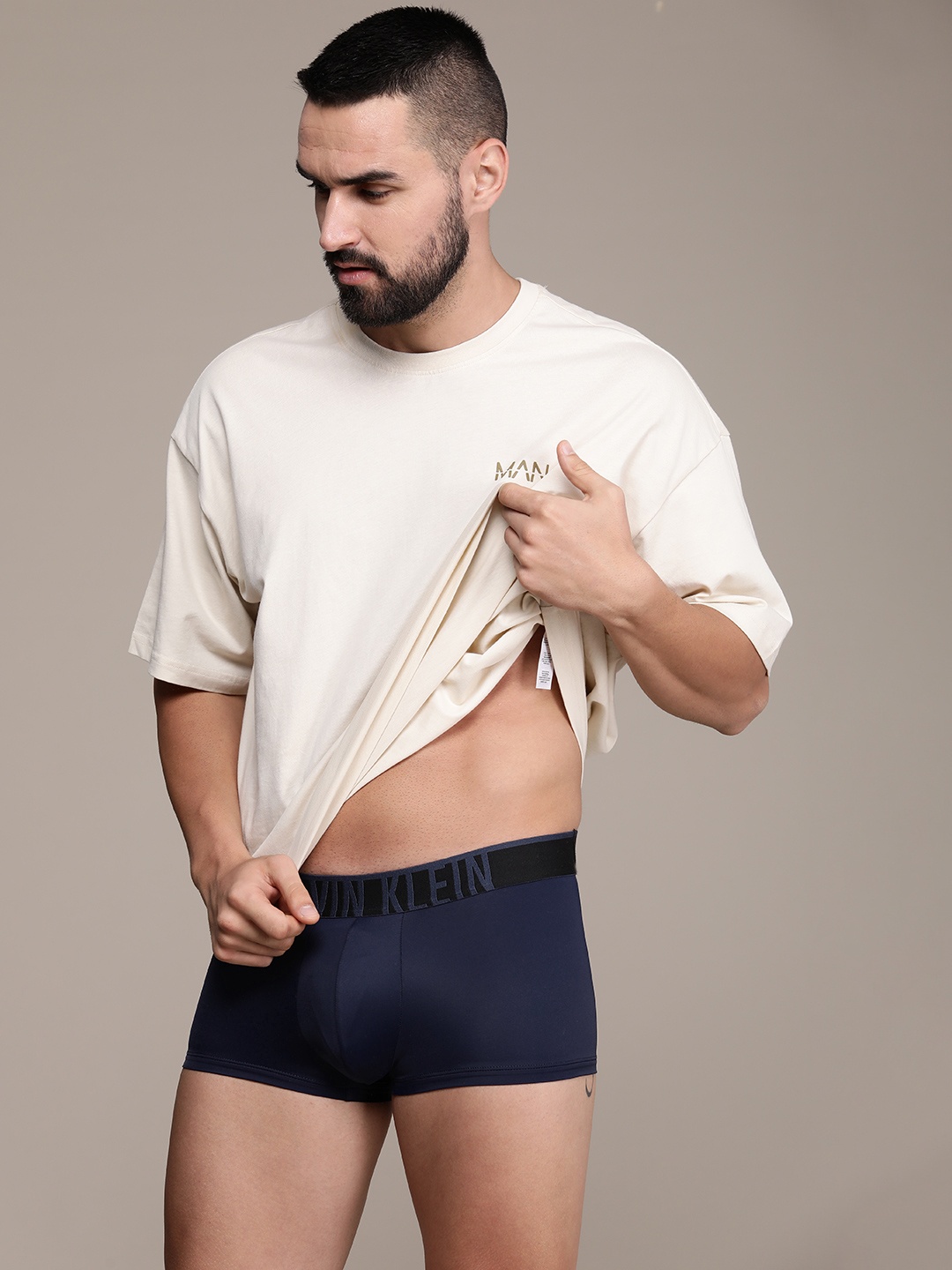 

Calvin Klein Underwear Men Low Rise Solid Trunks, Navy blue