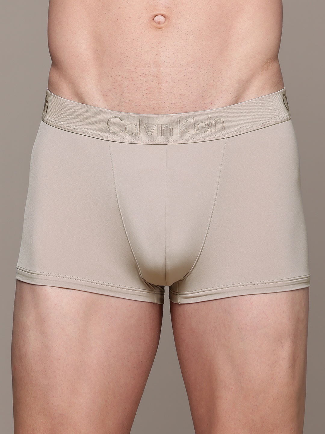 

Calvin Klein Underwear Men Solid Trunk NB3799K6B-K6B, Taupe