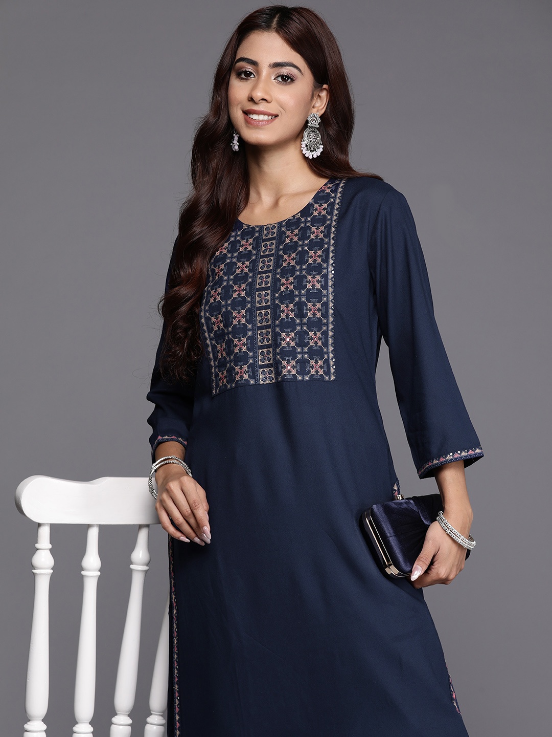 

Indo Era Women Embroidered Thread Work Kurta, Navy blue