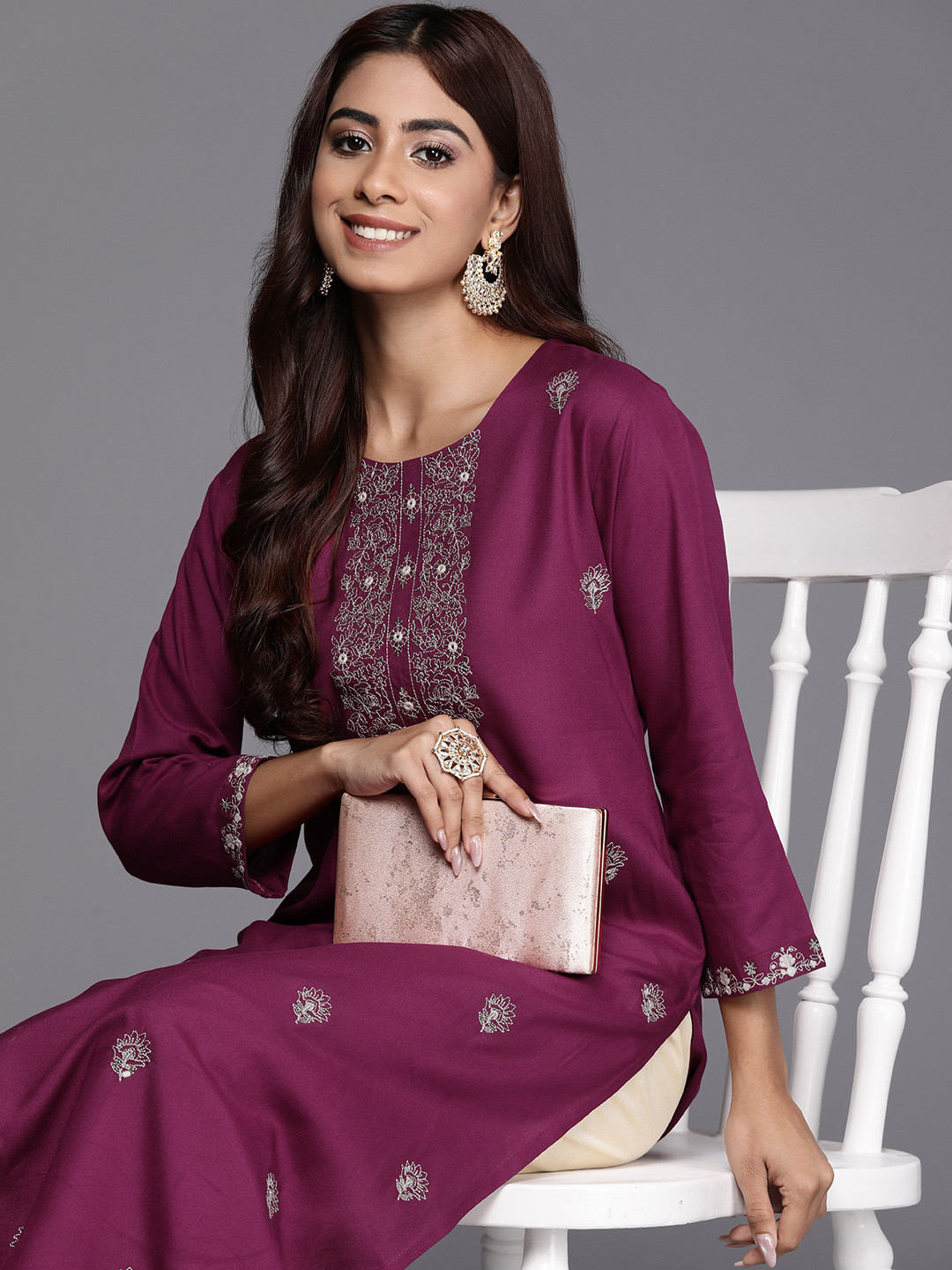 

Indo Era Women Embroidered Floral Kurta, Burgundy