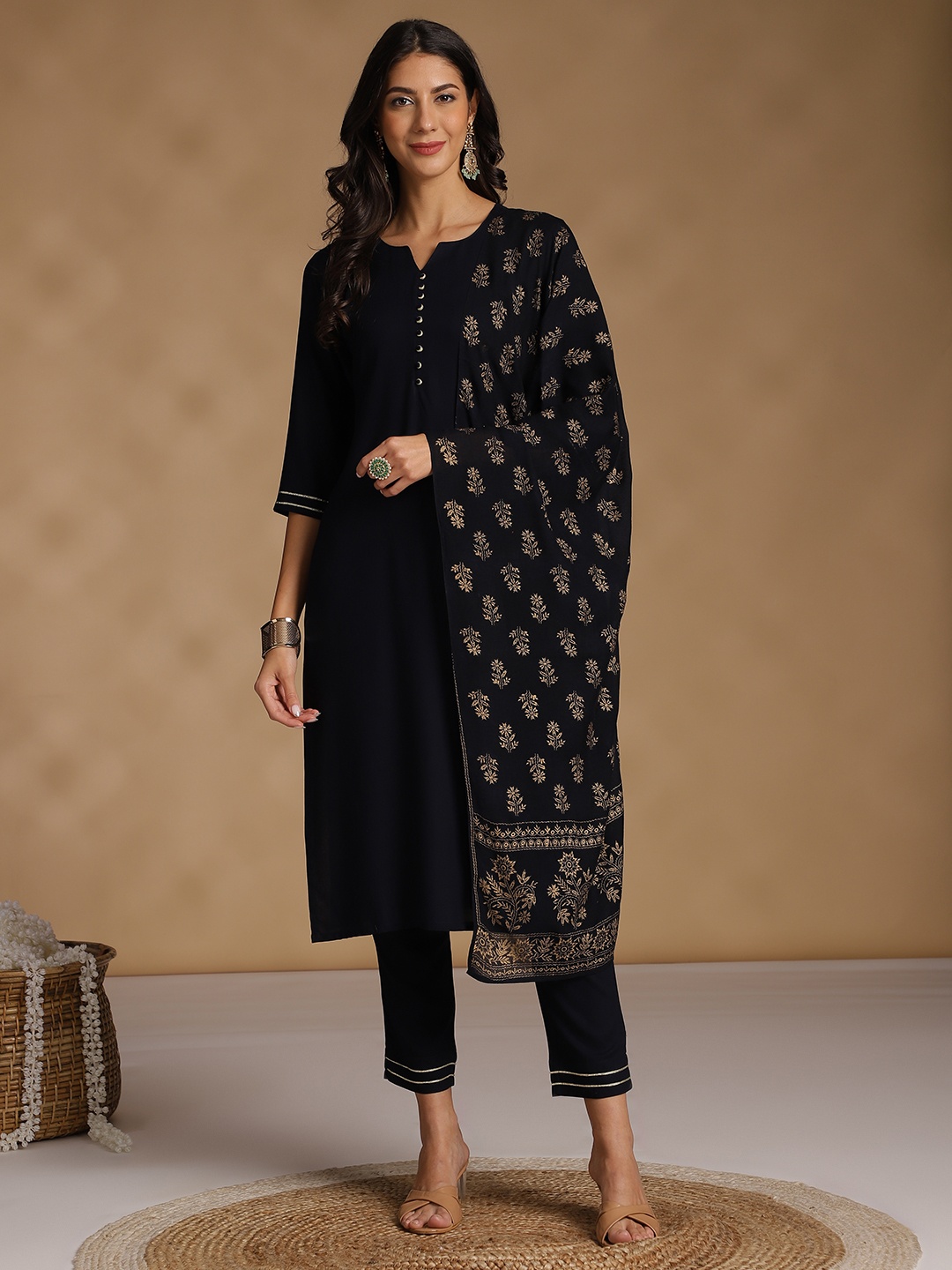 

Anouk Straight Kurta & Trousers with Printed Dupatta, Black