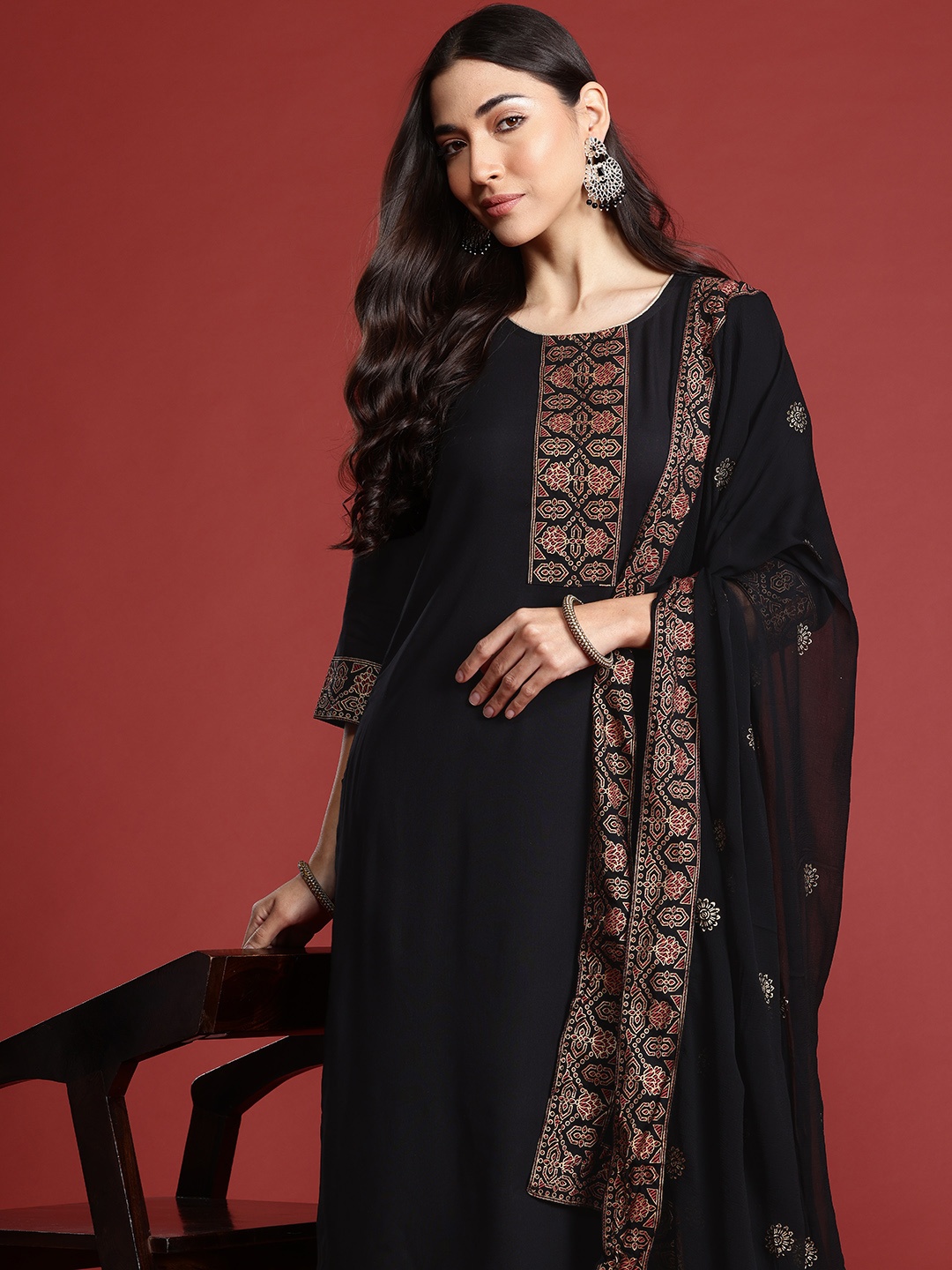 

Anouk Ethnic Motifs Printed Straight Kurta with Trousers & Dupatta, Black