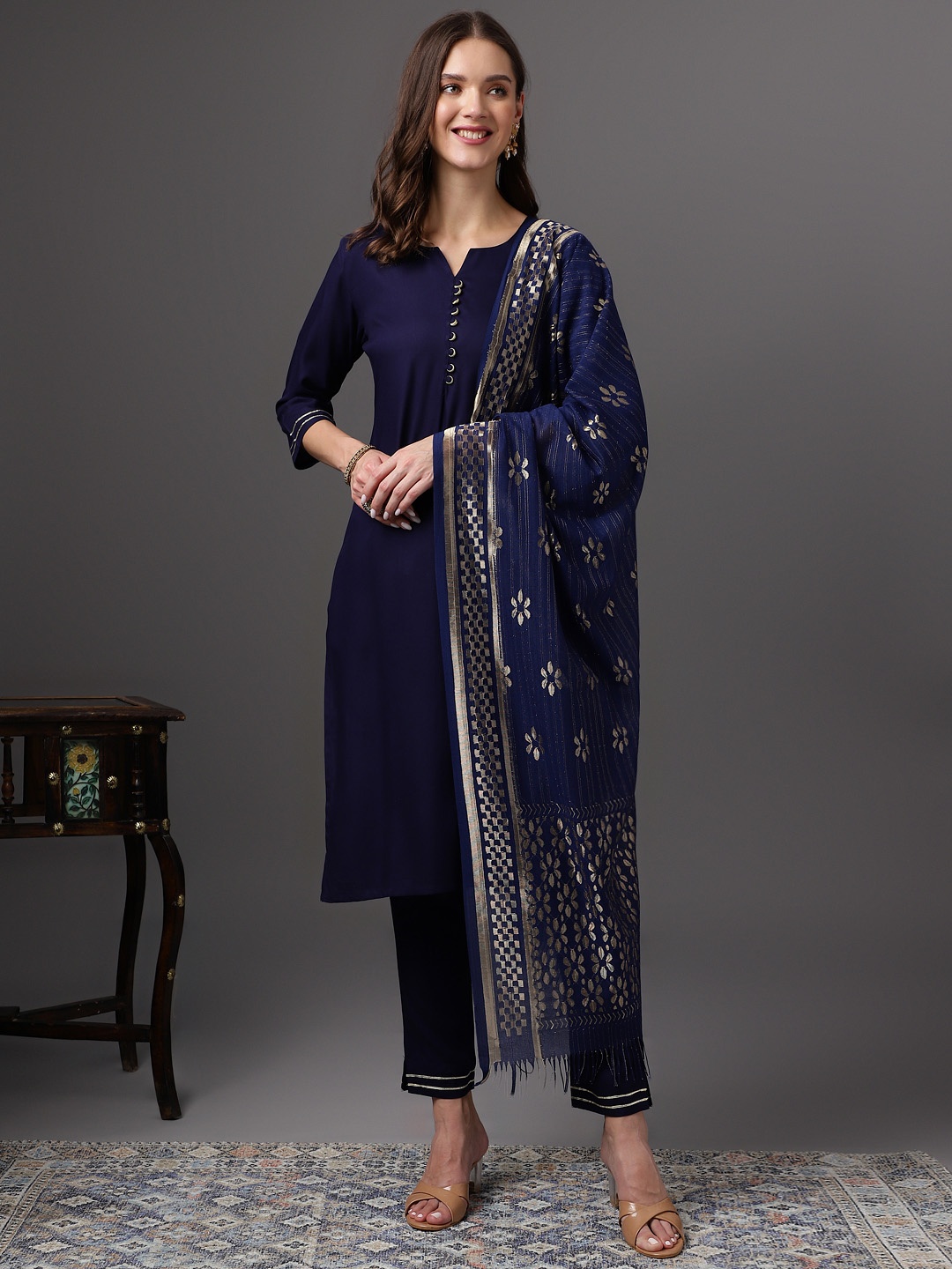 

Anouk Kurta Set With Printed Dupatta, Navy blue