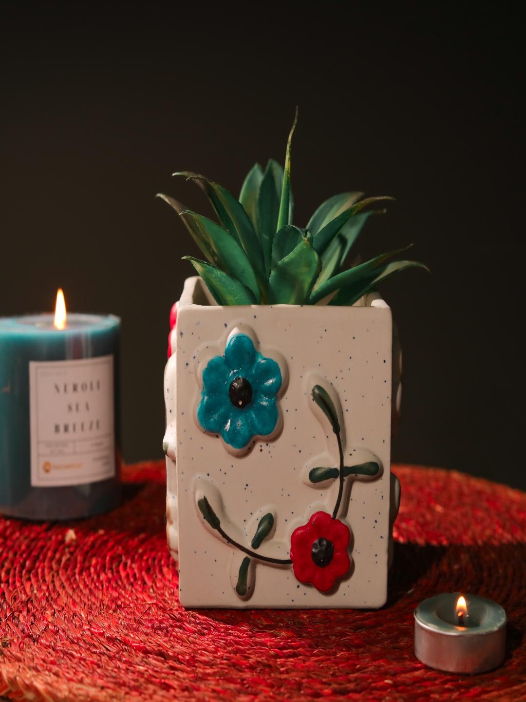 

The Decor Mart White & Blue Flower Textured Square Shaped Ceramic Planter