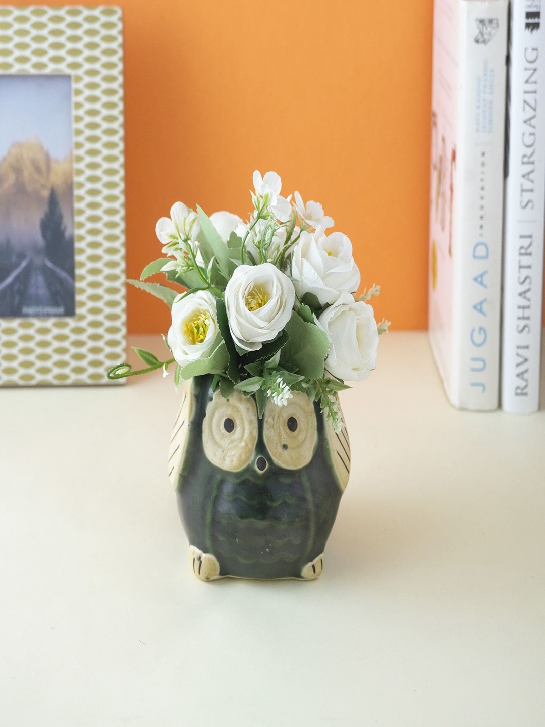 

The Decor Mart Green & Cream Textured Ceramic Owl Planters