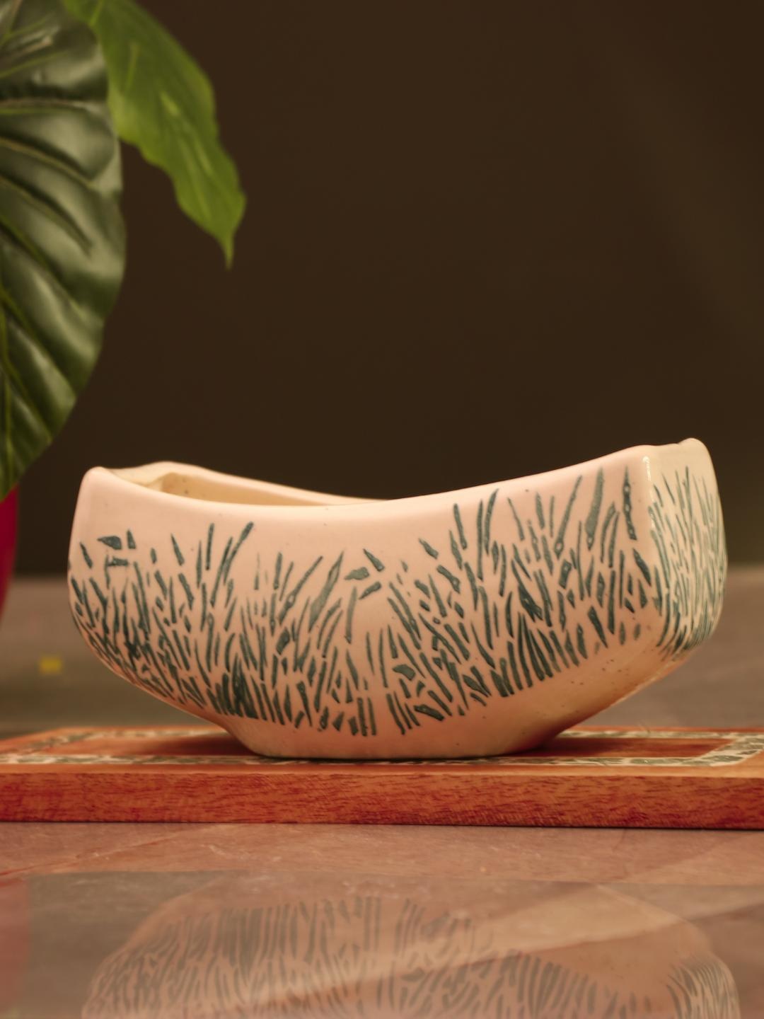 

The Decor Mart White Textured Ceramic Boat Planter