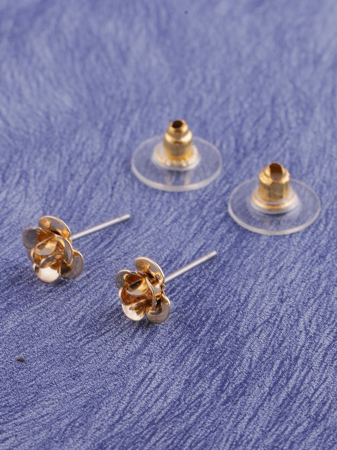 

DressBerry Gold-Plated Studs Earring