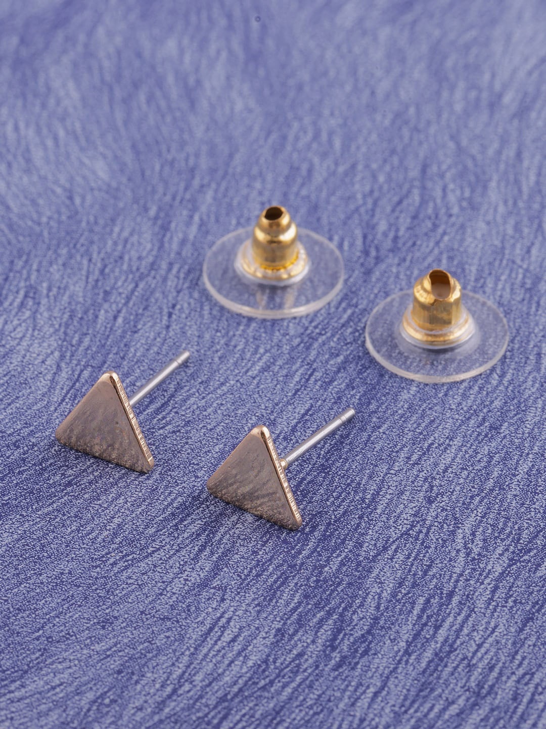 

DressBerry Gold-Plated Studs Earring
