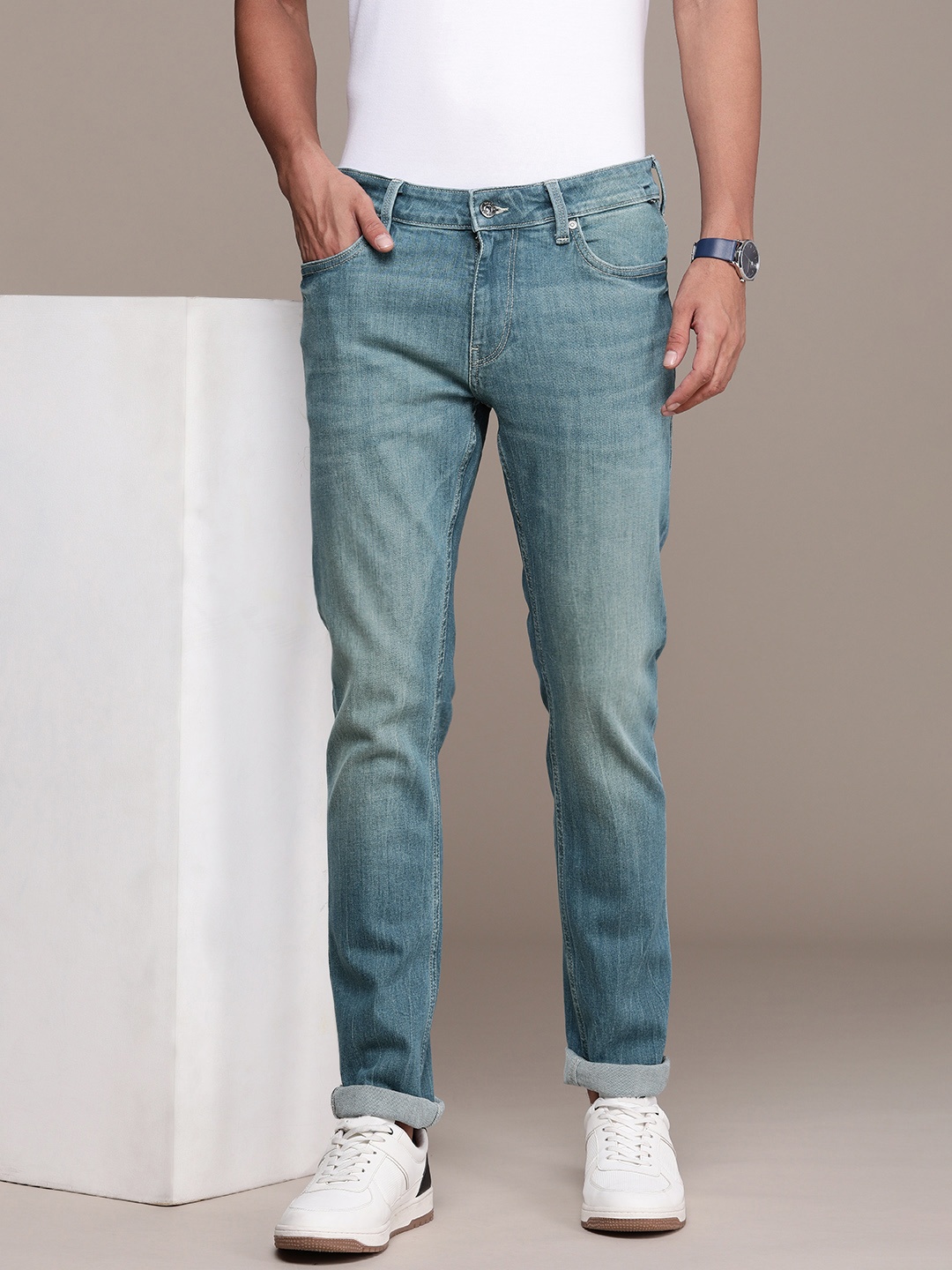 

Nautica Men Slim Fit Light Fade Stretchable Jeans, Blue