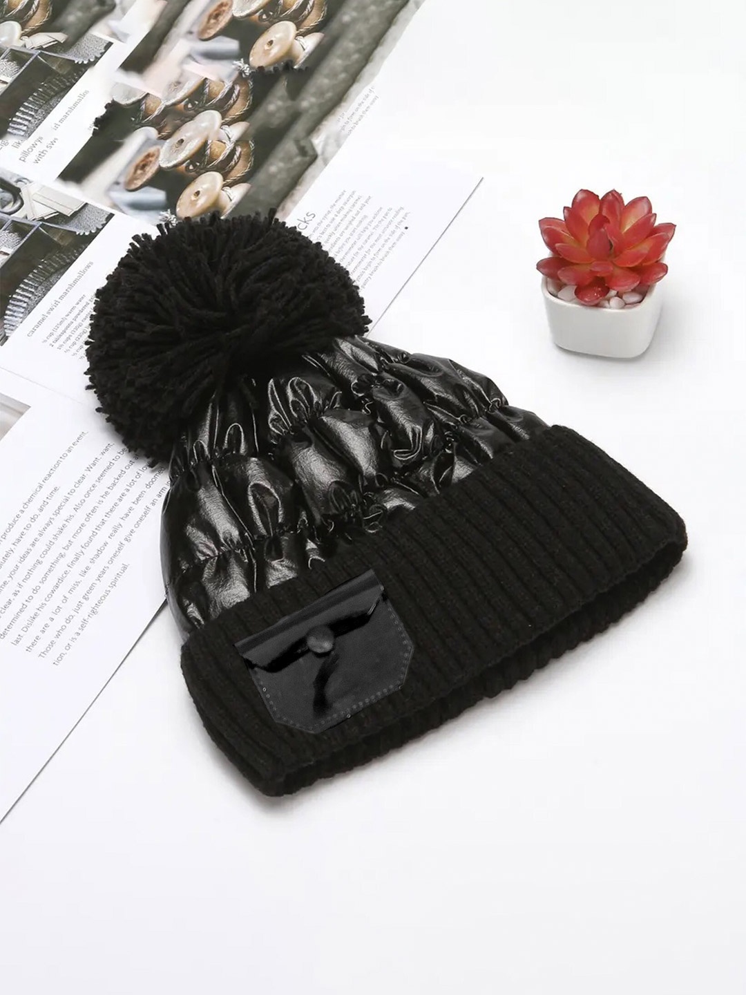 

TIPY TIPY TAP Unisex Self Design Wool Beanie, Black