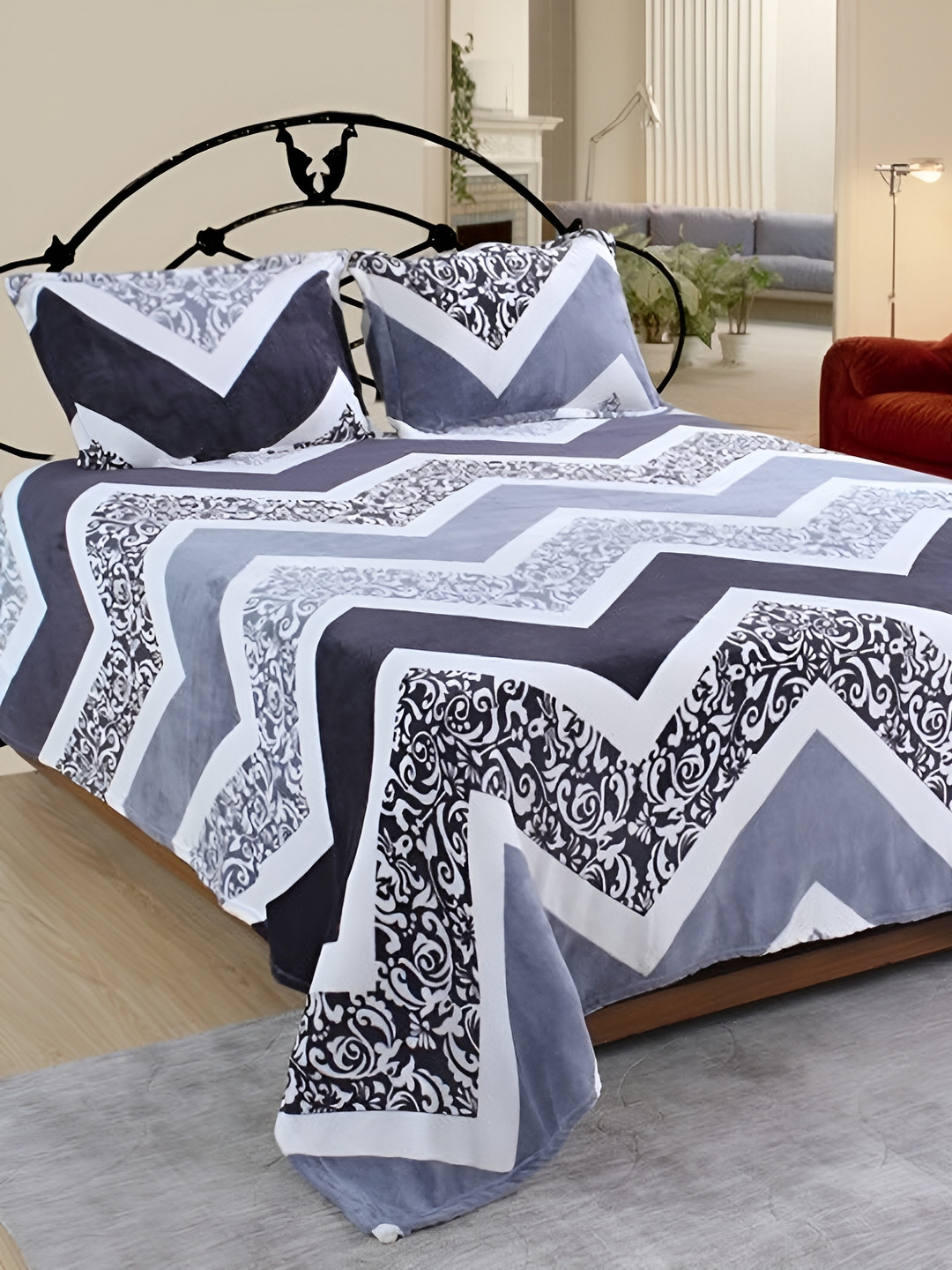 

Furnistitchs Grey and Black Floral 300 TC King Bedsheet with 2 Pillow Covers
