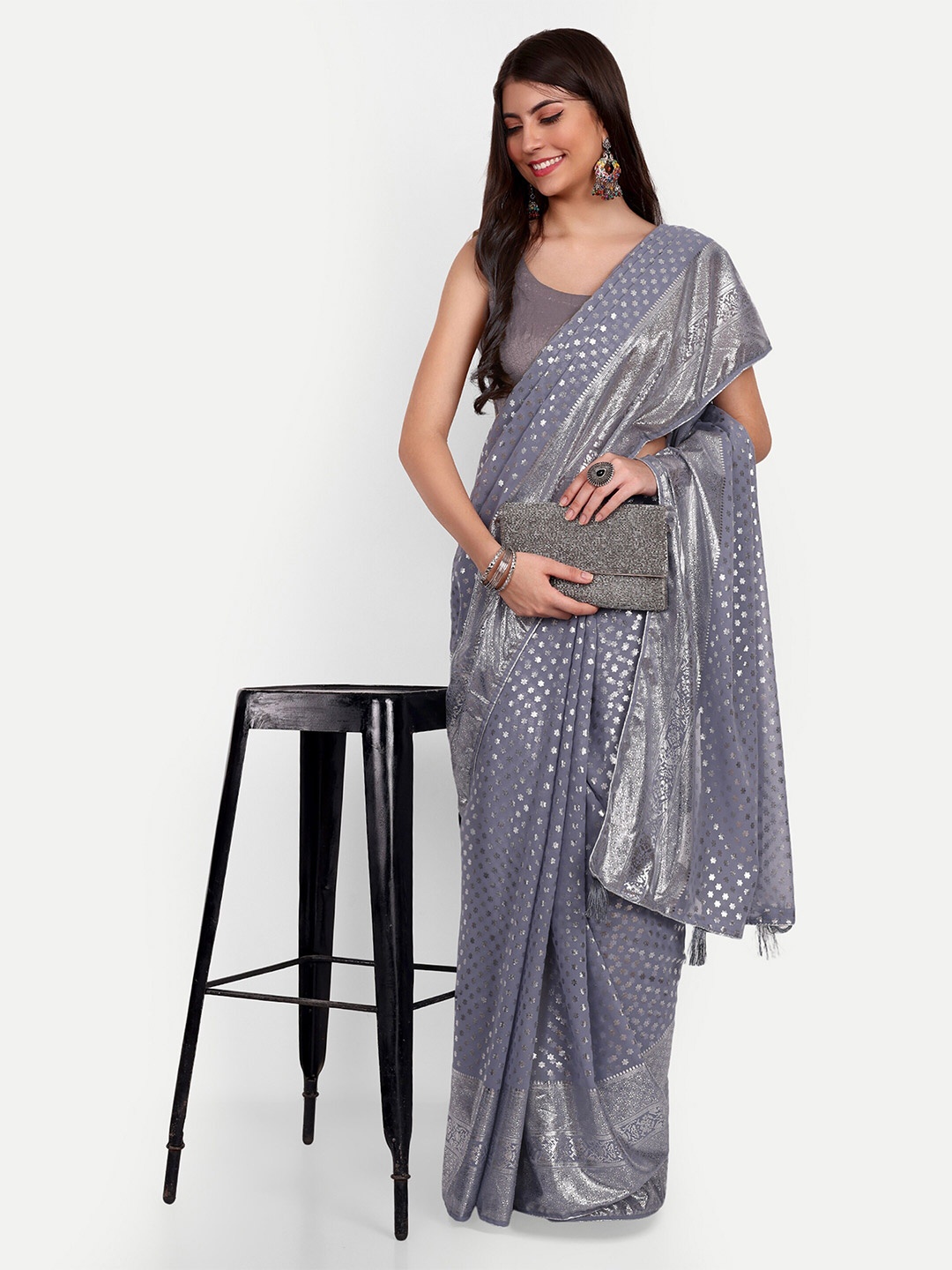 

AWRIYA Ethnic Motifs Foil Printed Saree, Grey