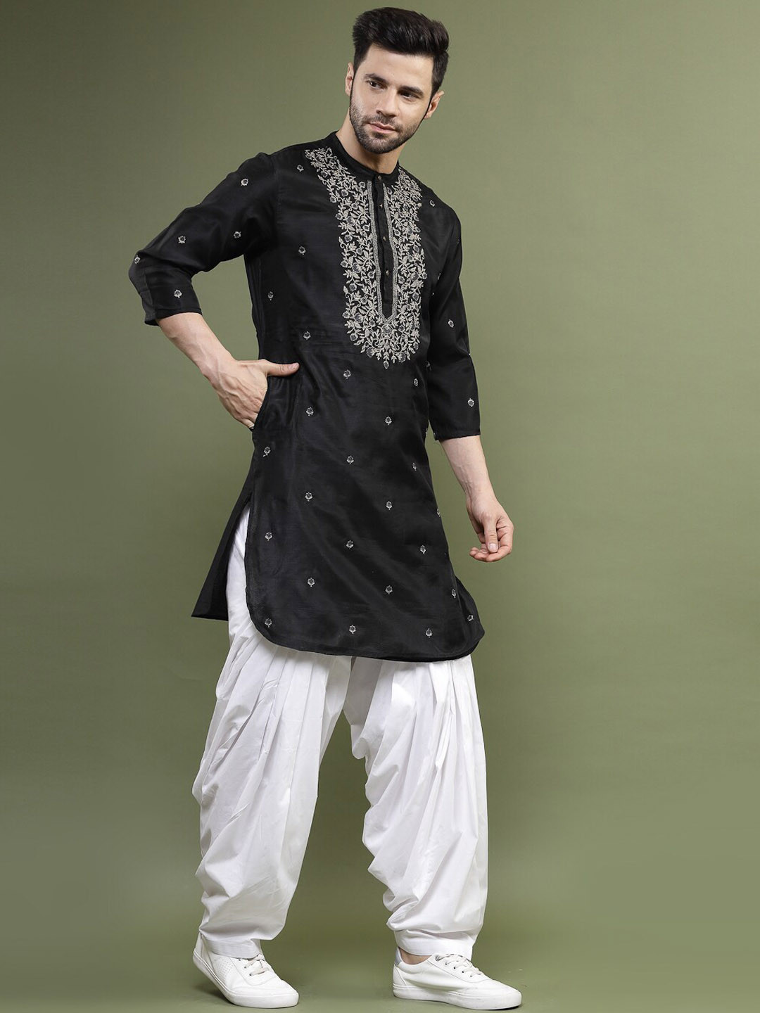 

Ramas Ethnic Motifs Embroidered Band Collar Kurta, Black