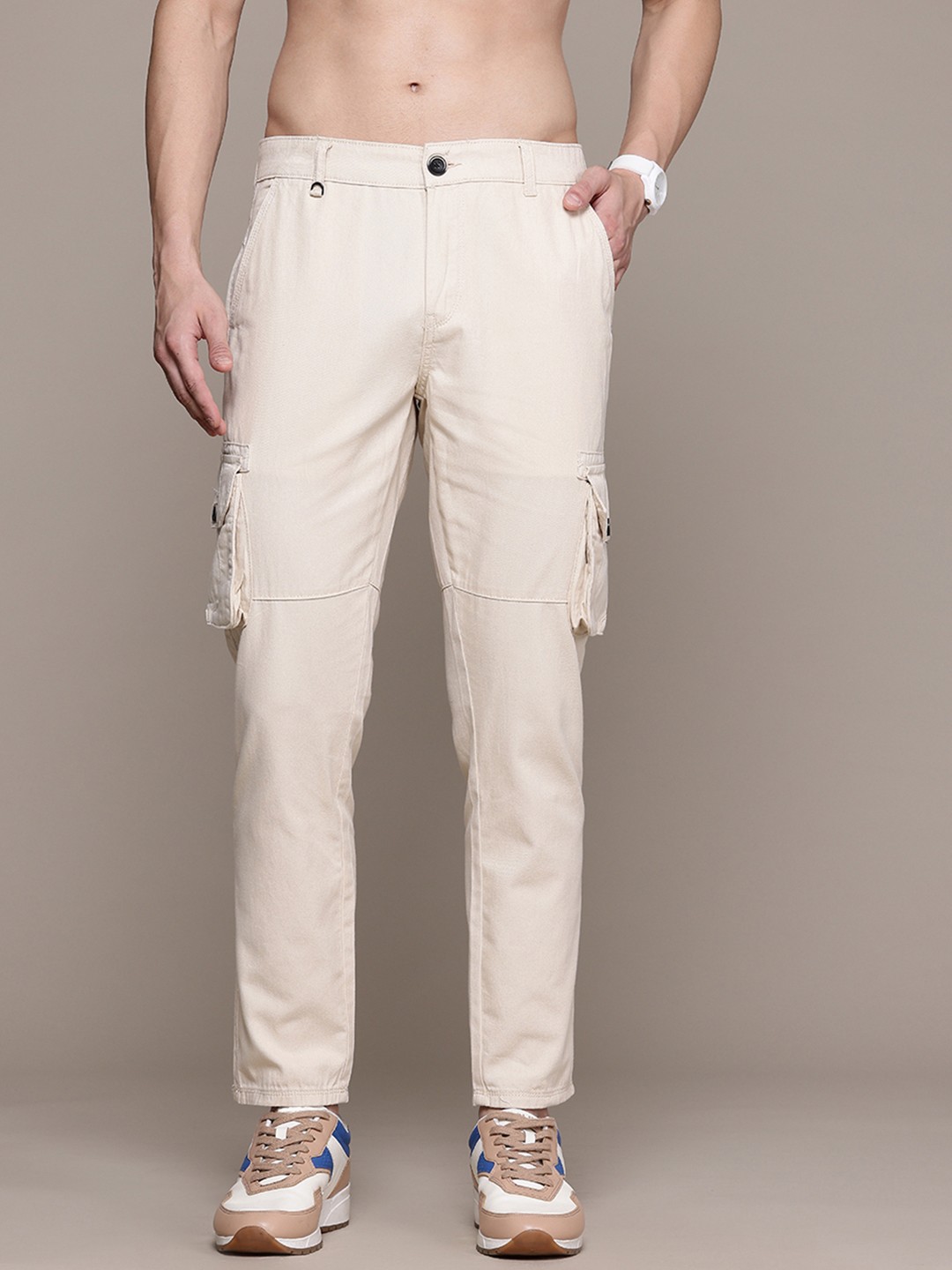 

The Roadster Lifestyle Co. Men Pure Cotton Regular Fit Joggers, Beige