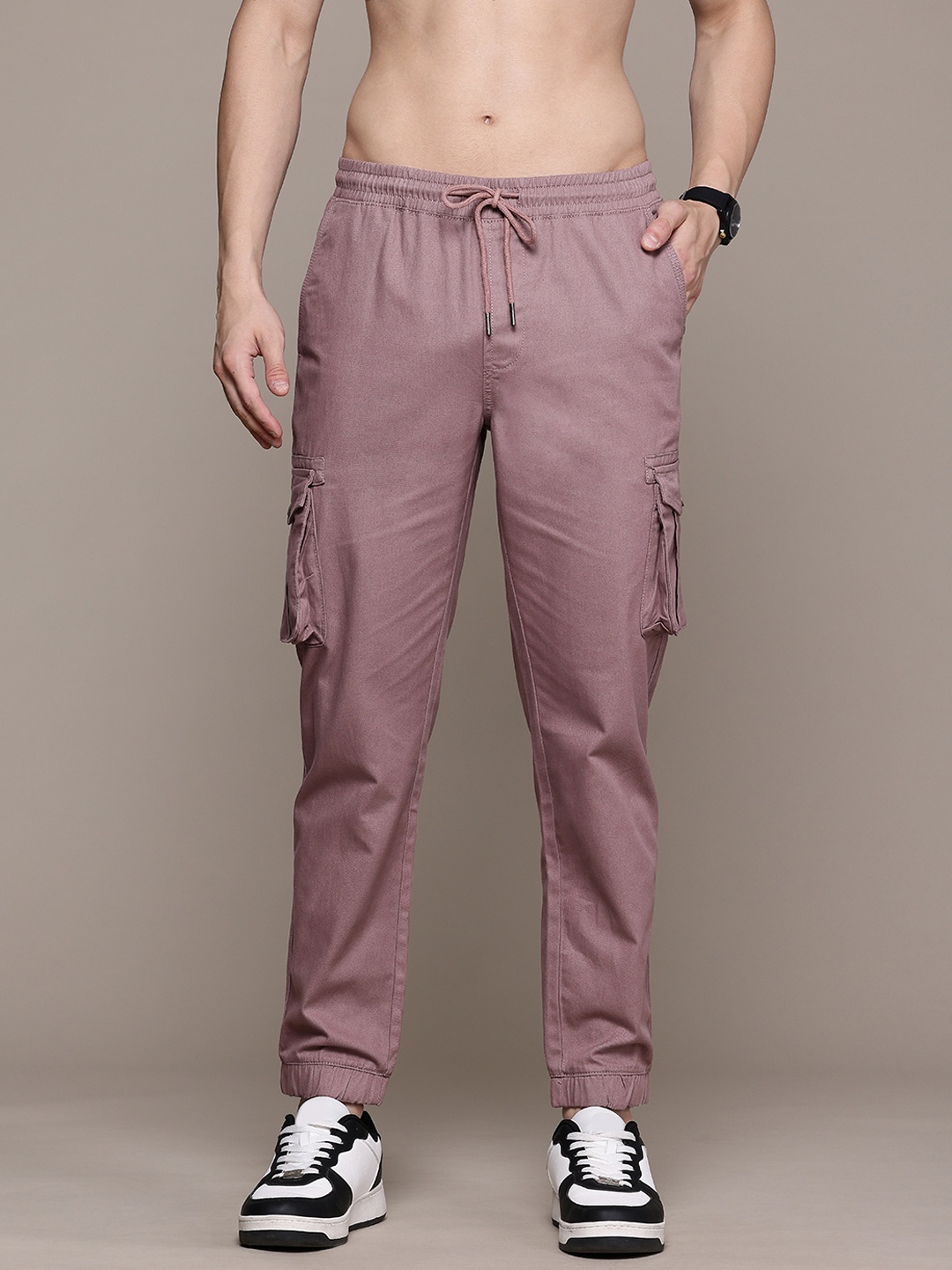 

The Roadster Lifestyle Co. Men Pure Cotton Regular Fit Joggers, Mauve
