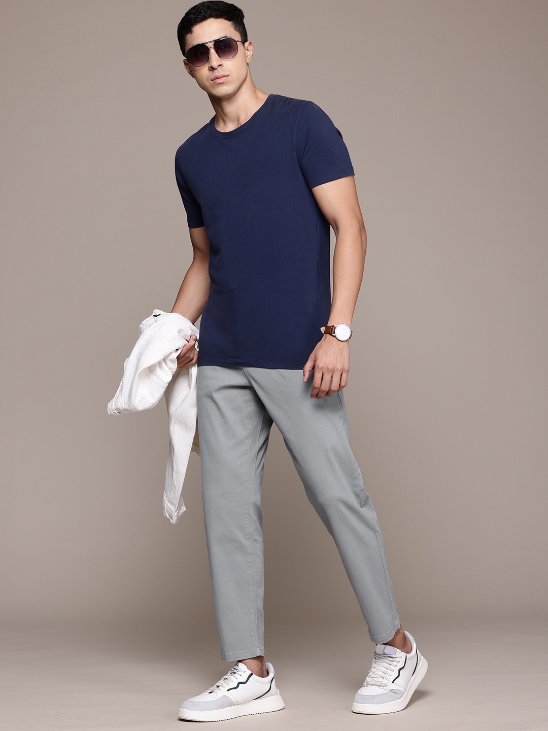 

Roadster The Life Co. Men Trousers, Grey