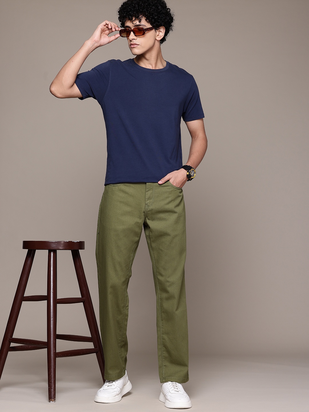 

The Roadster Lifestyle Co. Men Pure Cotton Trouser, Olive