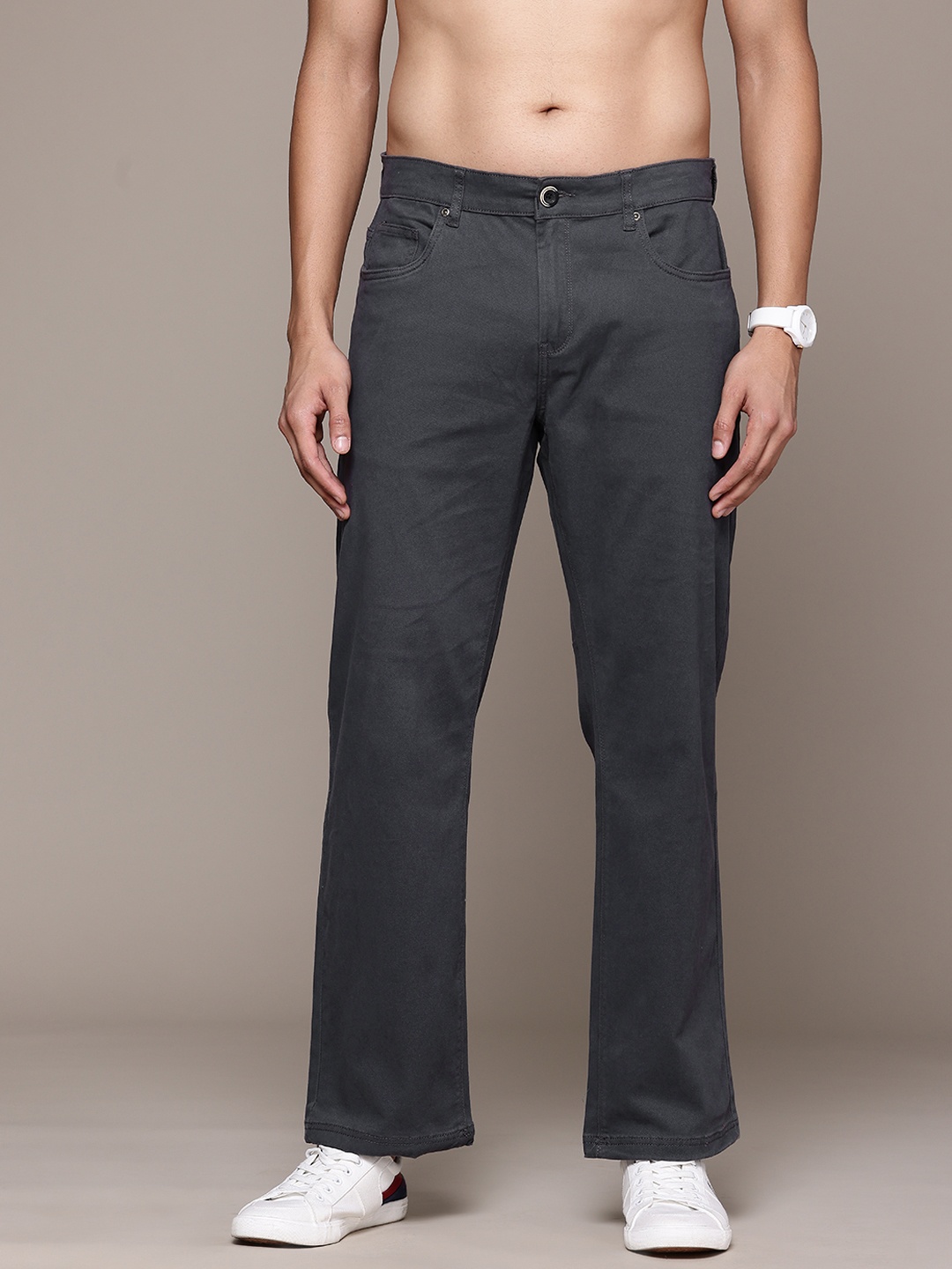 

The Roadster Lifestyle Co. Men Pure Cotton Mid-Rise Regular Trousers, Grey