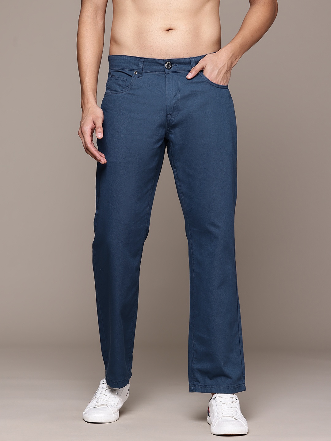 

The Roadster Lifestyle Co. Men Pure Cotton Trouser, Teal