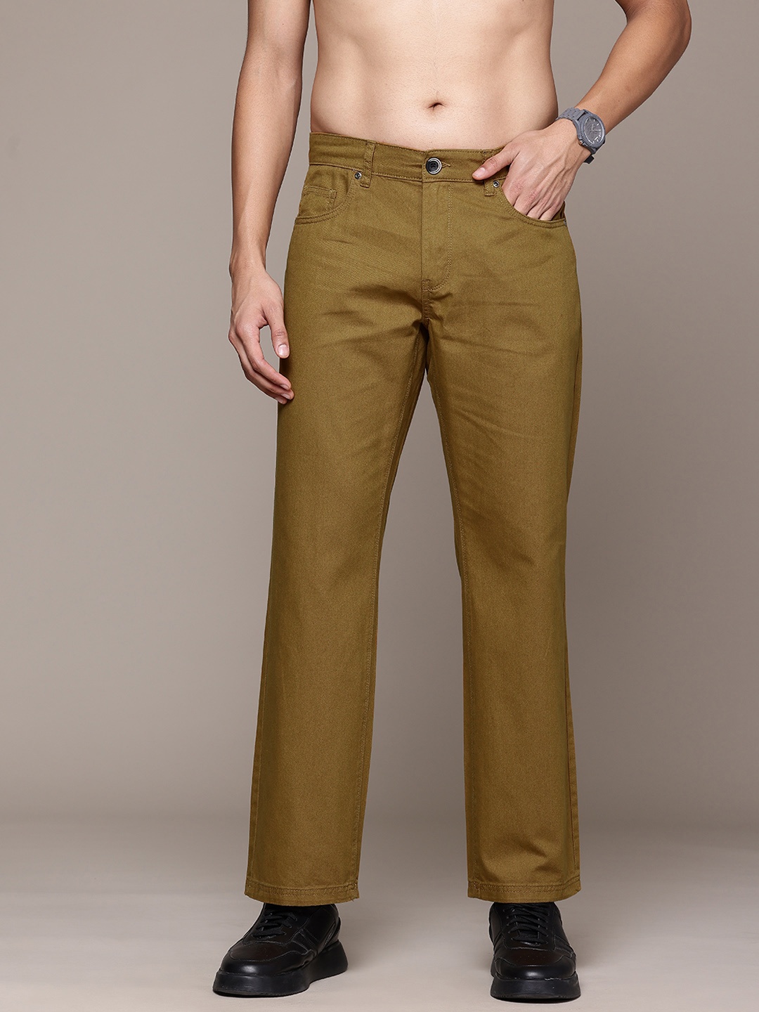 

The Roadster Lifestyle Co. Men Pure Cotton Mid-Rise Regular Trousers, Khaki