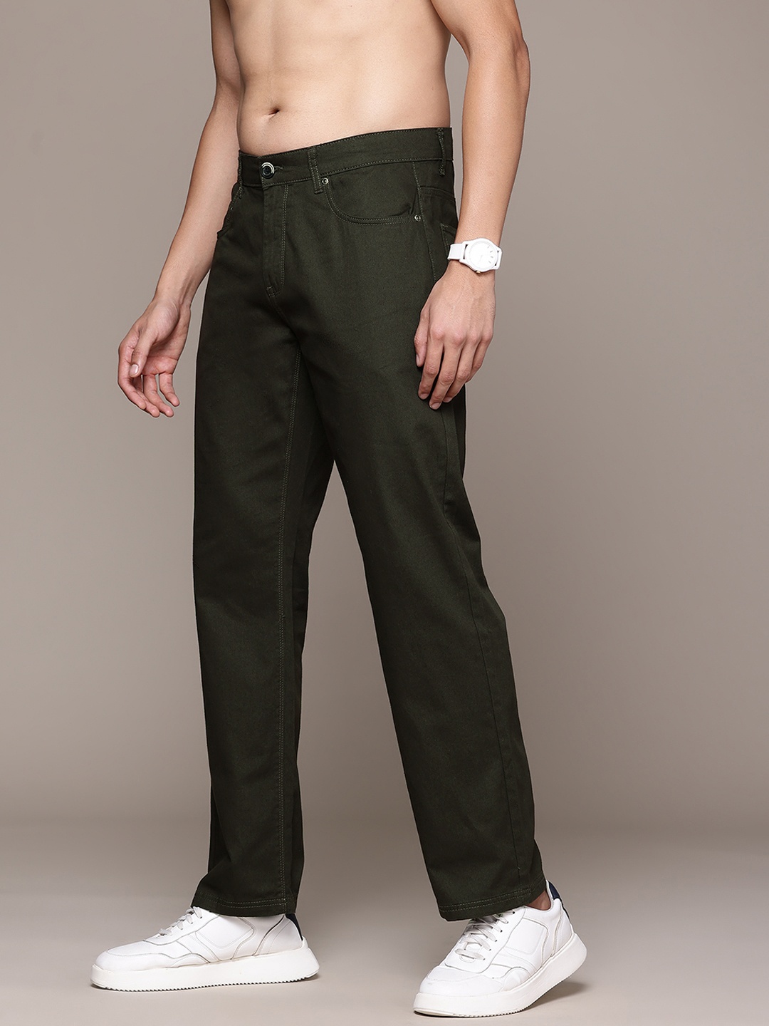 

The Roadster Lifestyle Co. Men Pure Cotton Trousers, Olive